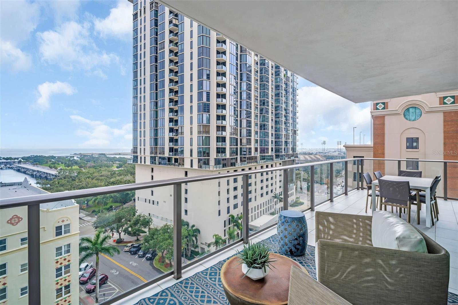 Image 20 of 68 For 100 1st Avenue N 901