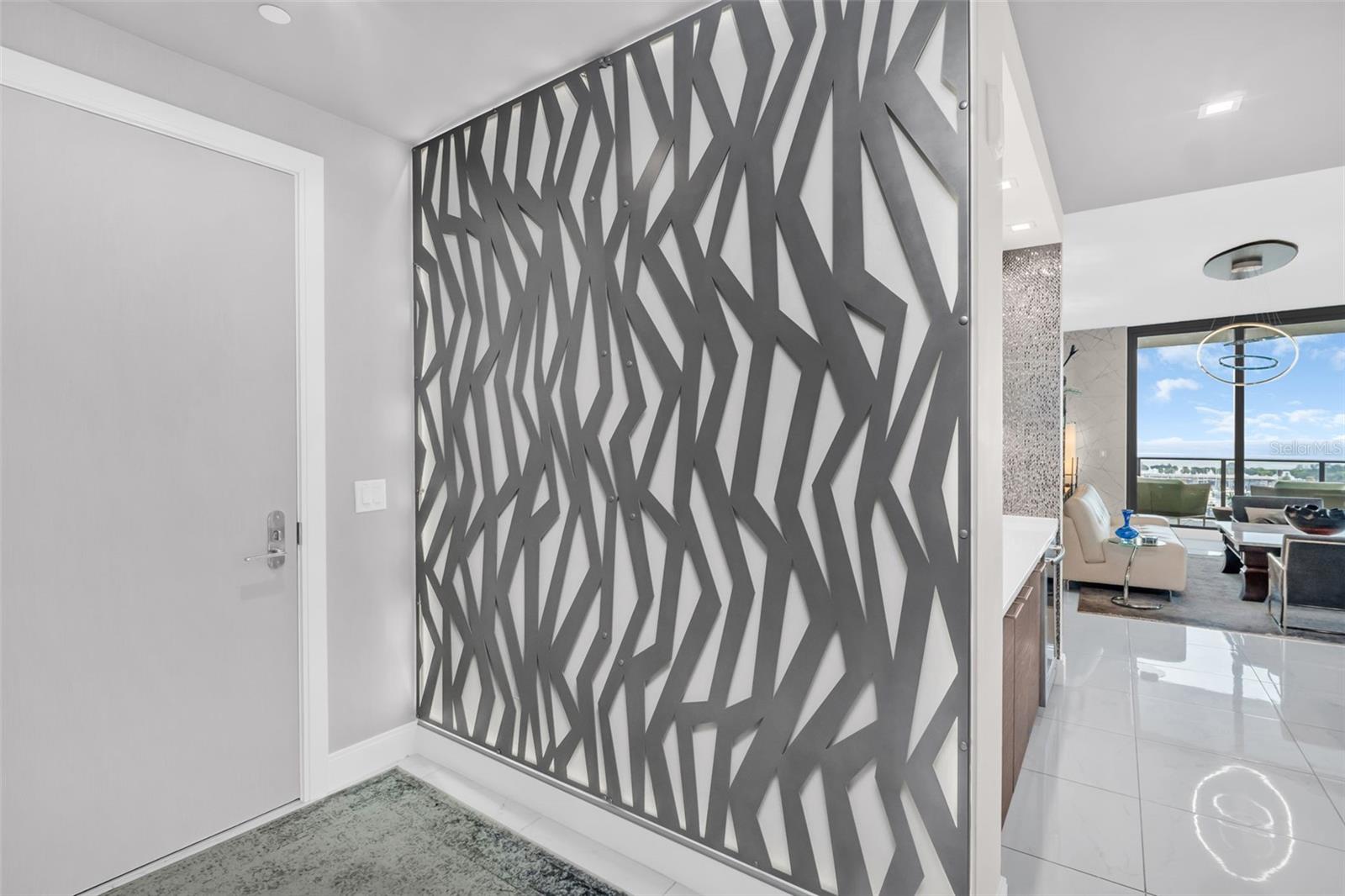 Image 21 of 68 For 100 1st Avenue N 901