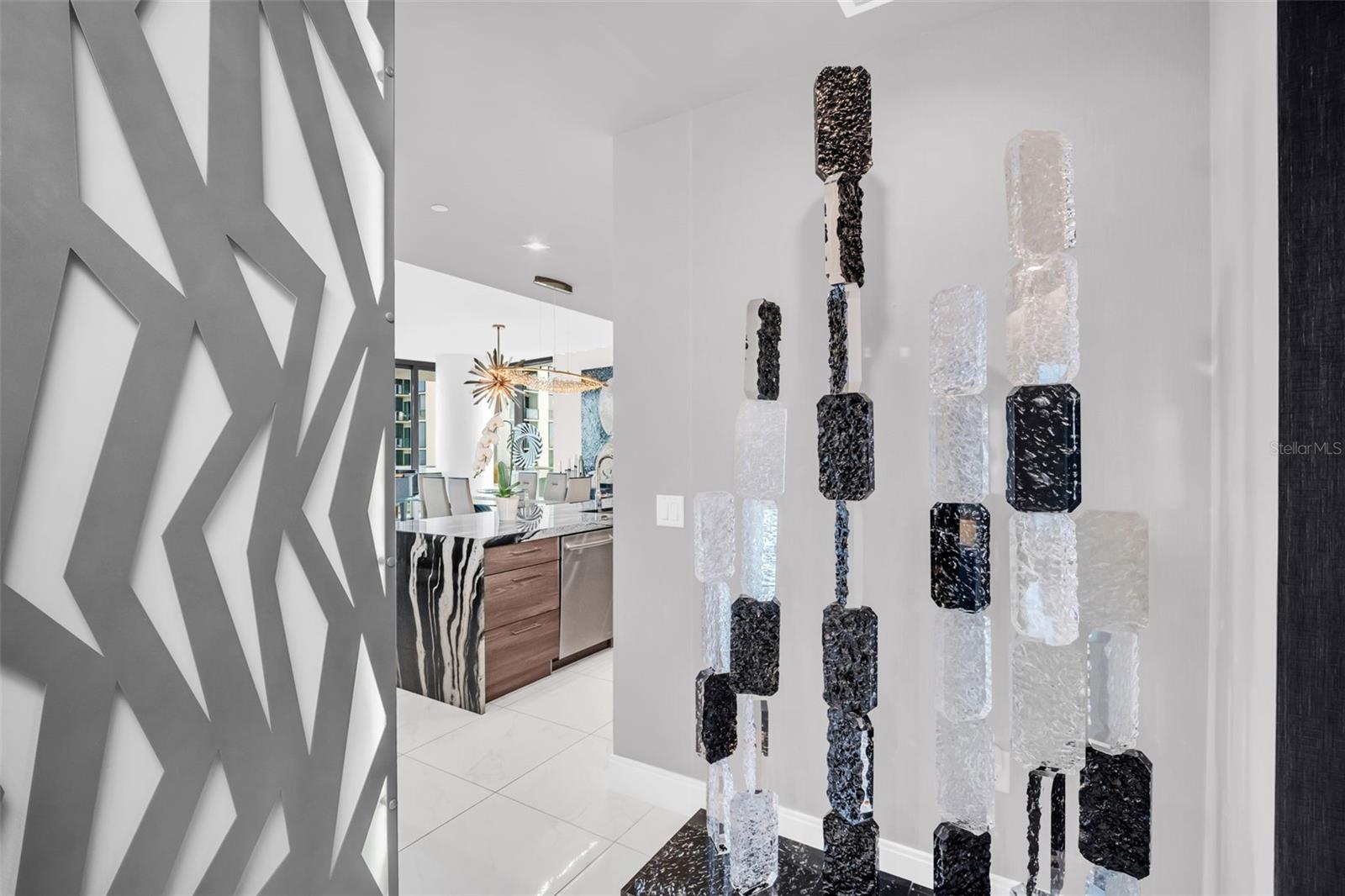 Image 23 of 68 For 100 1st Avenue N 901