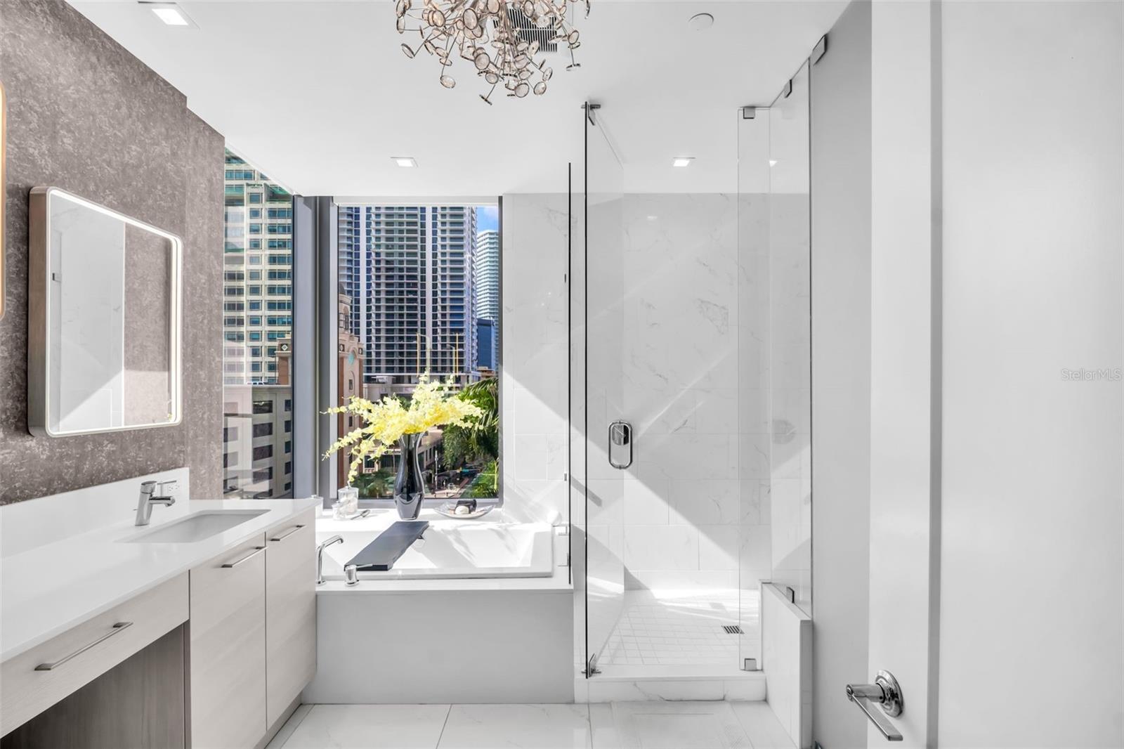 Image 24 of 68 For 100 1st Avenue N 901