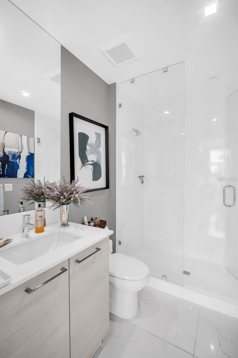 Image 28 of 68 For 100 1st Avenue N 901