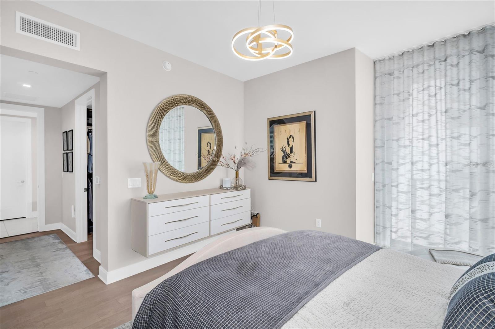 Image 33 of 68 For 100 1st Avenue N 901