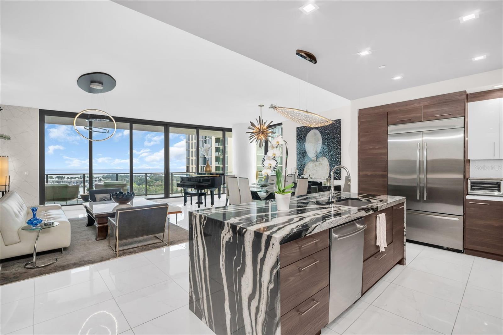 Image 4 of 68 For 100 1st Avenue N 901