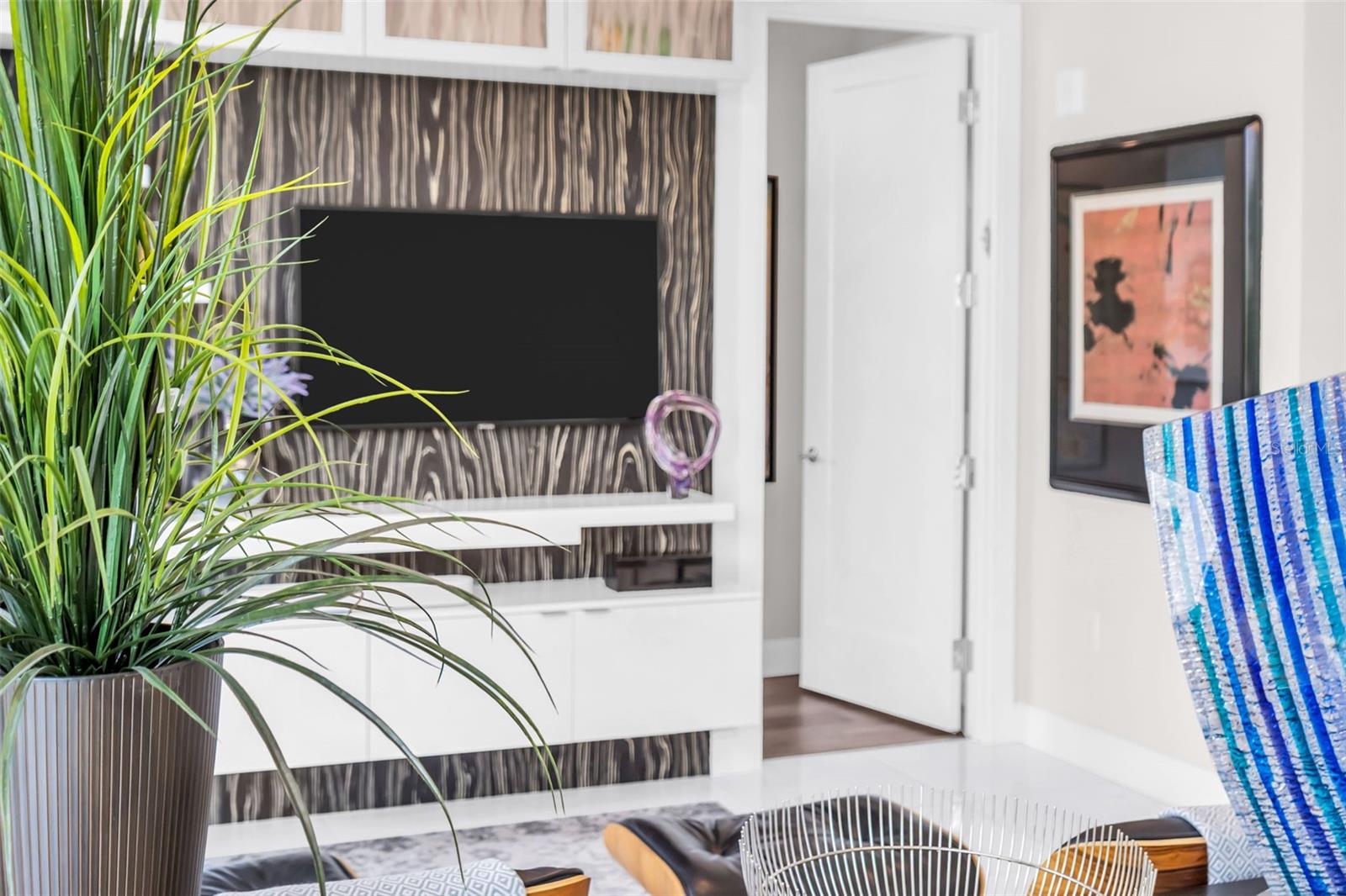 Image 45 of 68 For 100 1st Avenue N 901