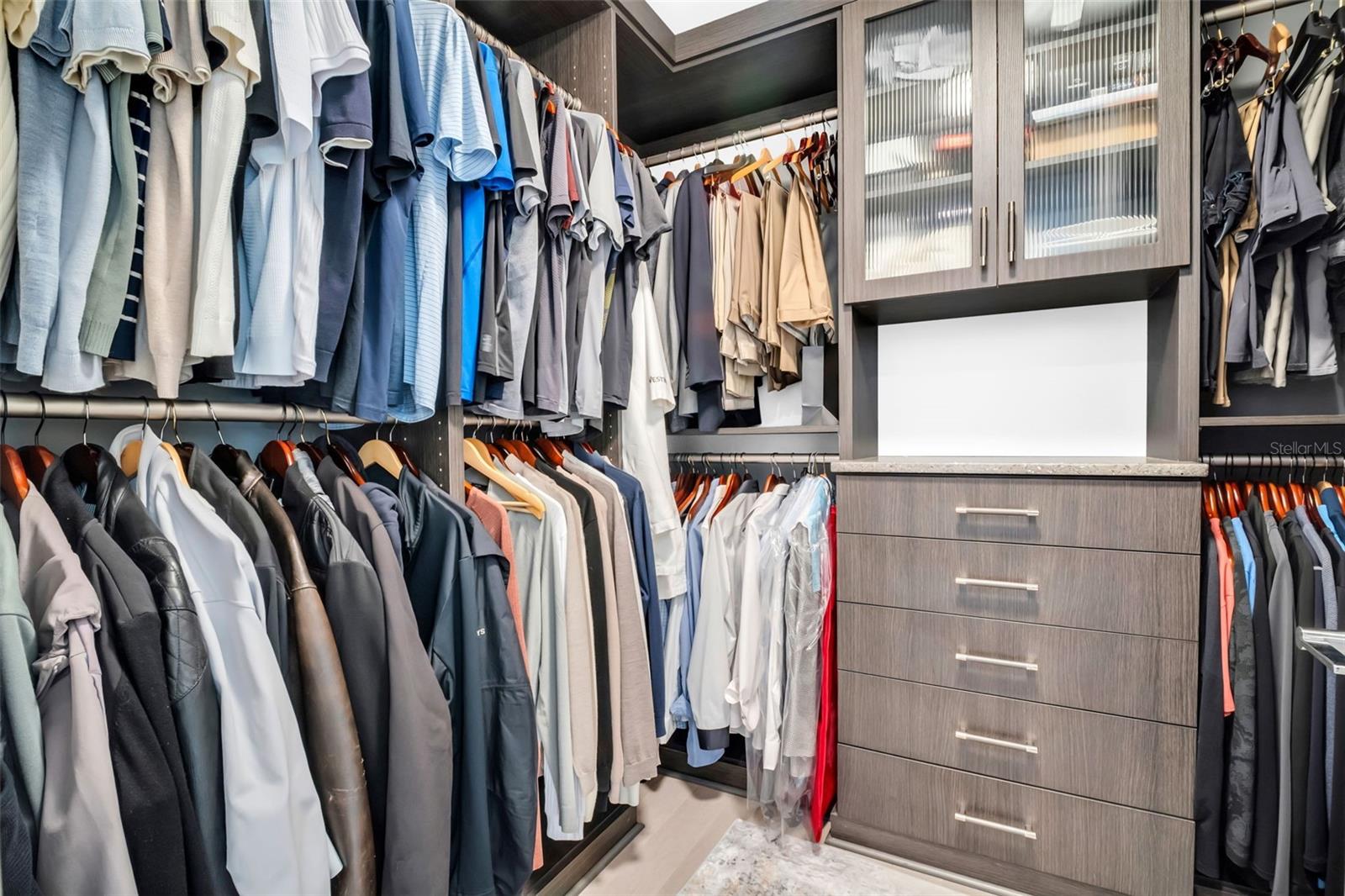 Image 47 of 68 For 100 1st Avenue N 901