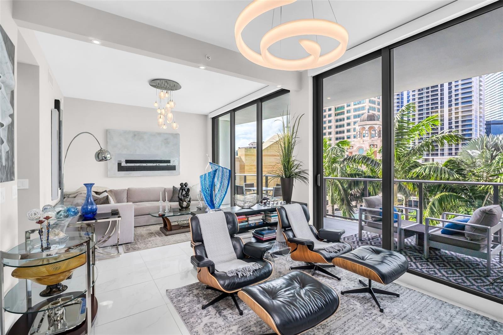 Image 48 of 68 For 100 1st Avenue N 901