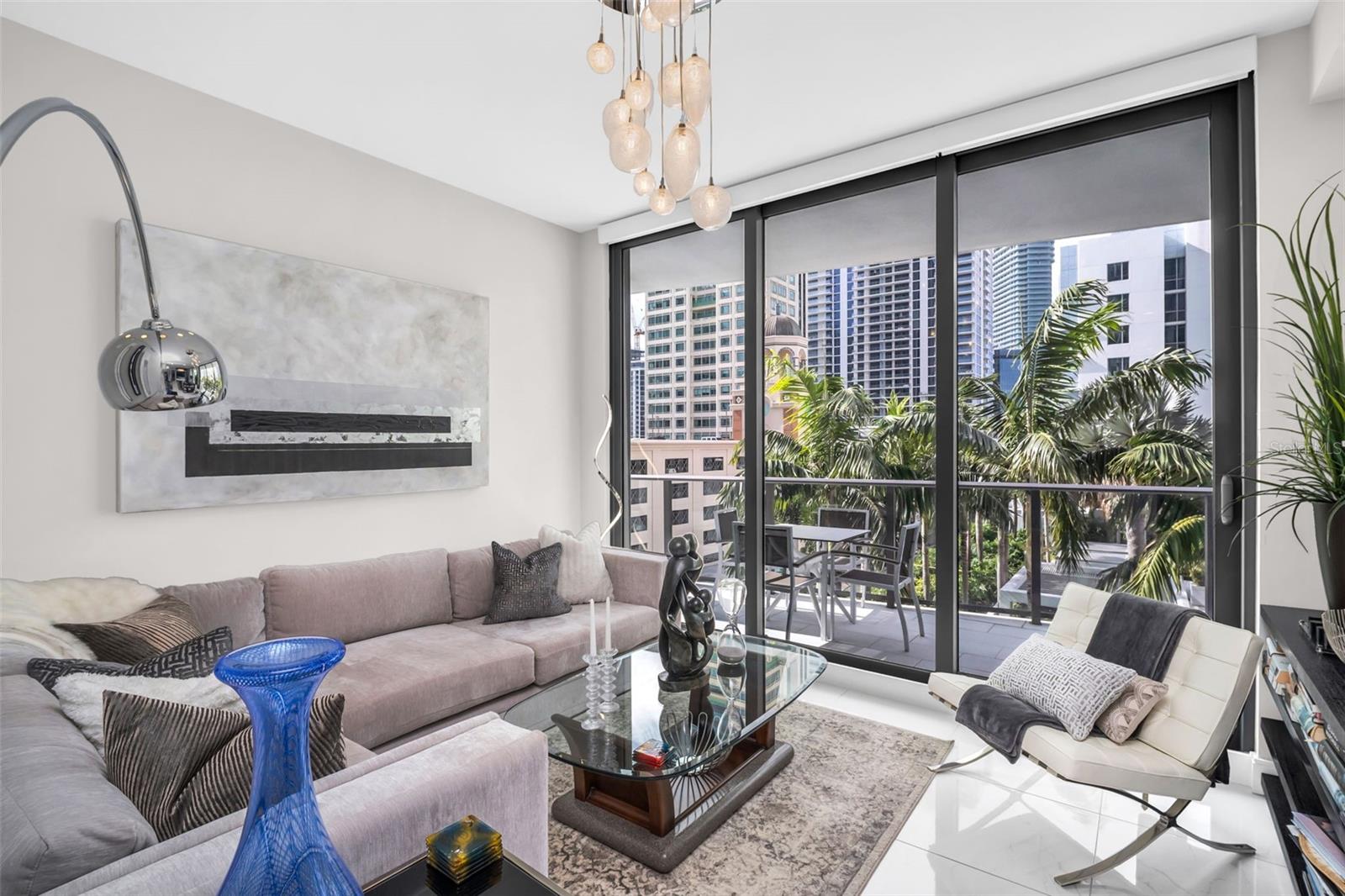 Image 49 of 68 For 100 1st Avenue N 901