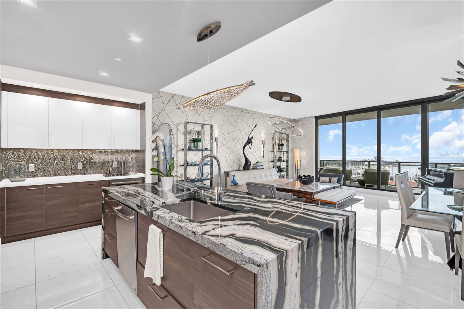 Image 5 of 68 For 100 1st Avenue N 901