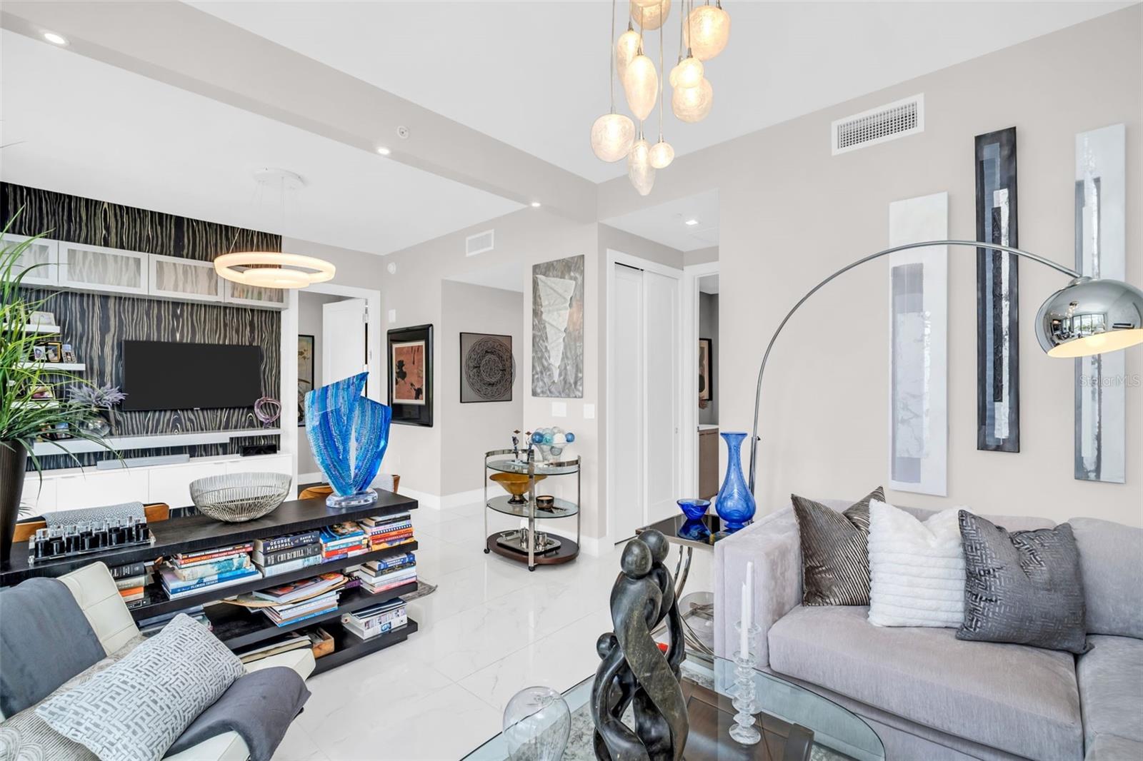 Image 50 of 68 For 100 1st Avenue N 901