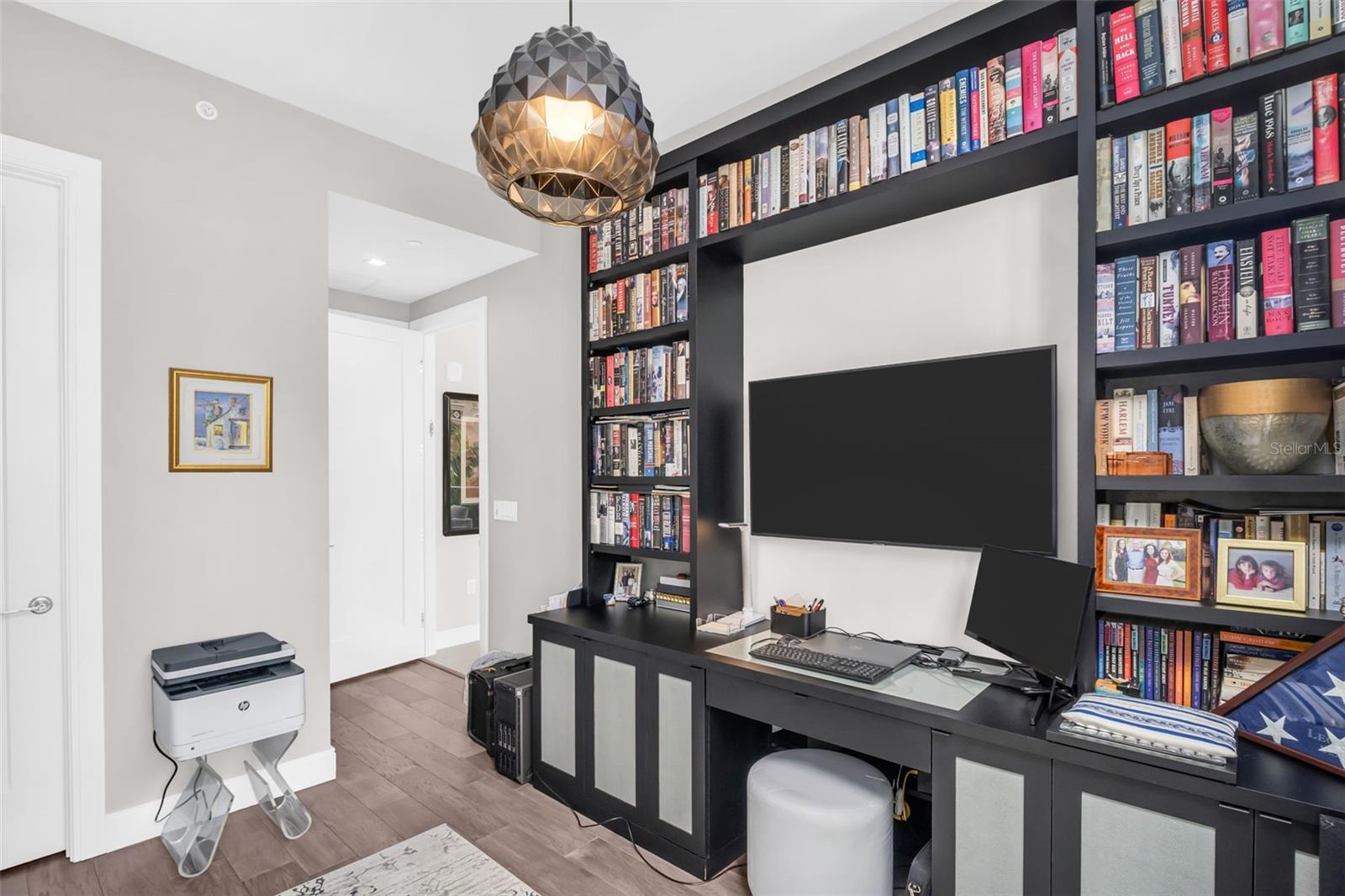 Image 51 of 68 For 100 1st Avenue N 901