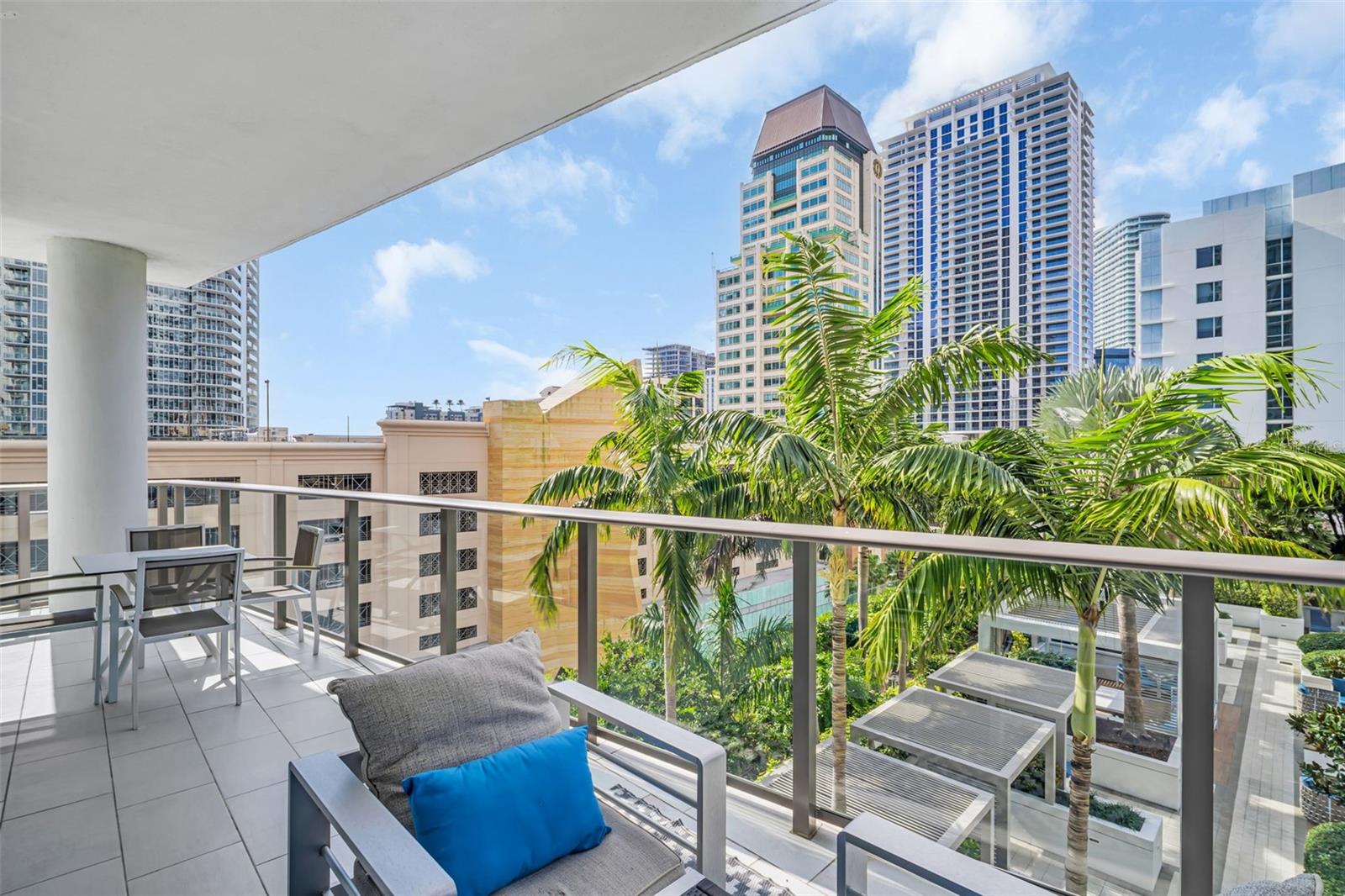 Image 58 of 68 For 100 1st Avenue N 901