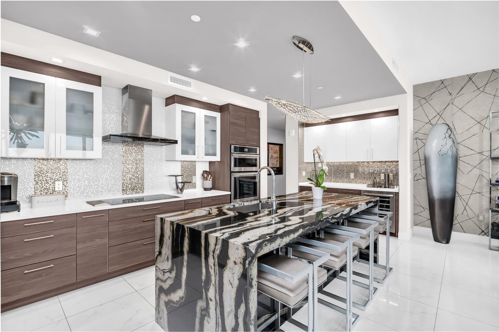 Image 6 of 68 For 100 1st Avenue N 901