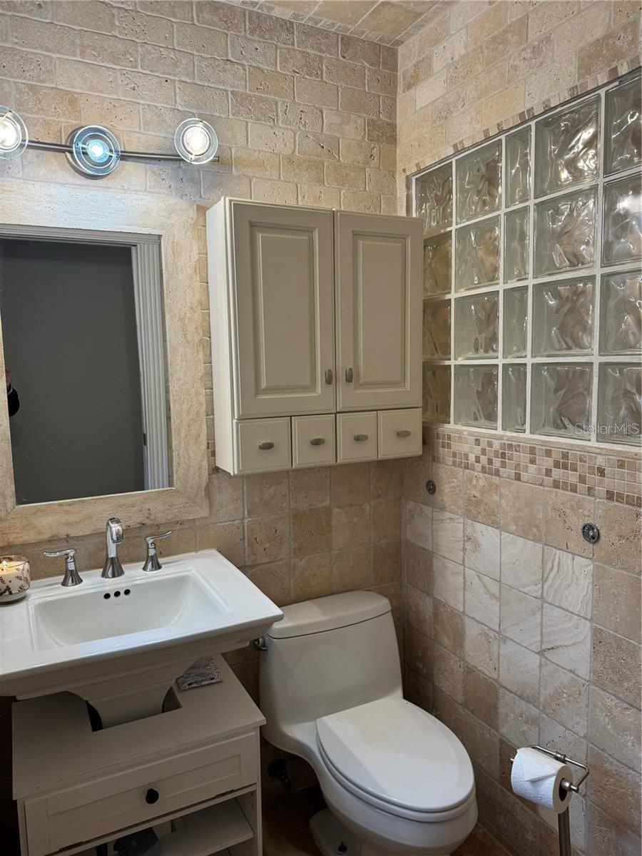 Image 18 of 27 For 2706 Fairmount Avenue