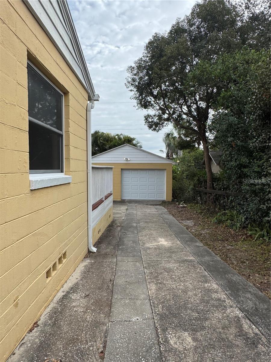 Image 26 of 27 For 2706 Fairmount Avenue