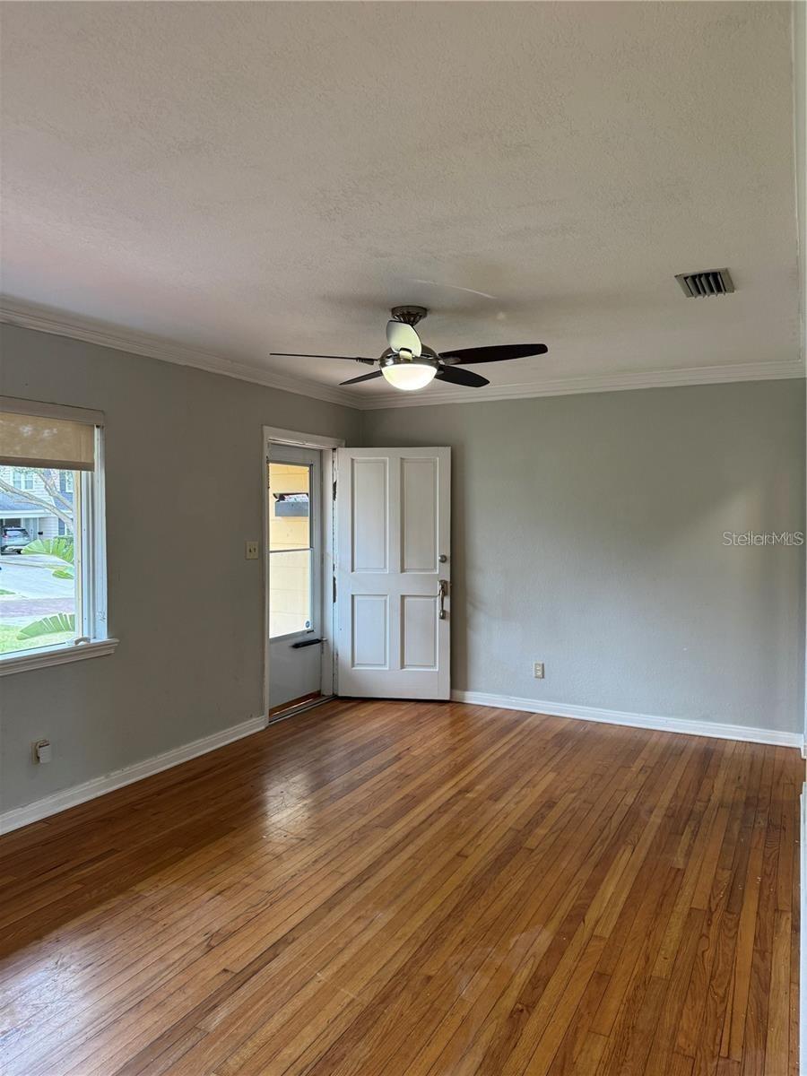 Image 3 of 27 For 2706 Fairmount Avenue