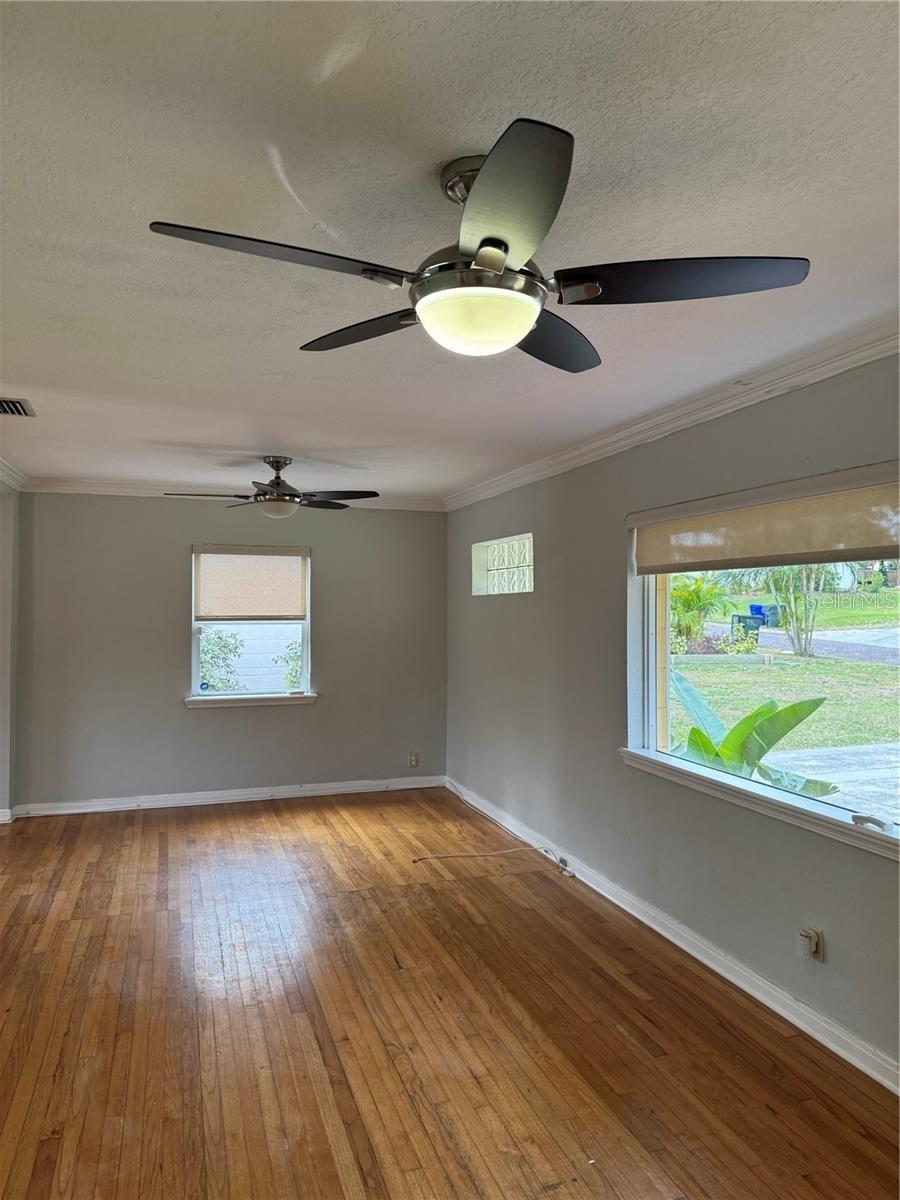 Image 4 of 27 For 2706 Fairmount Avenue