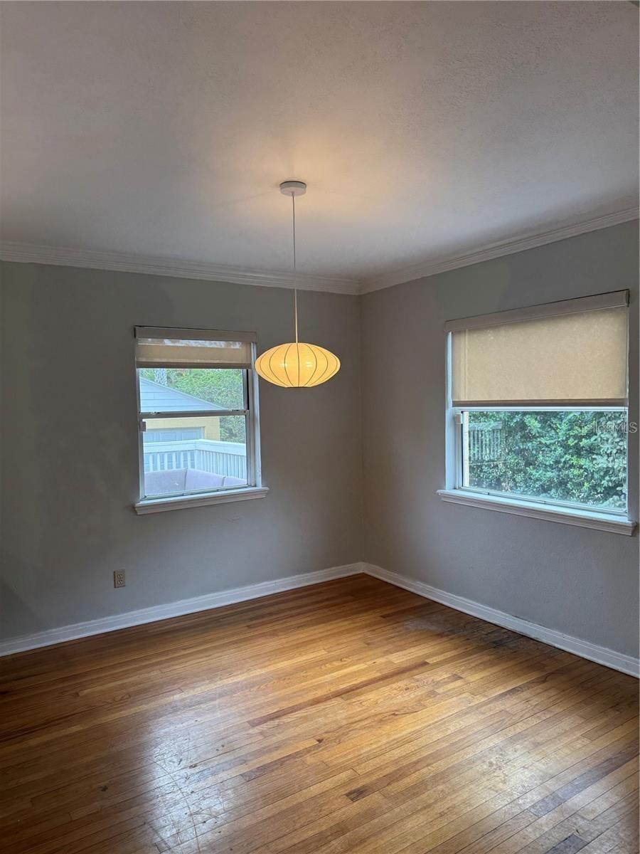 Image 6 of 27 For 2706 Fairmount Avenue