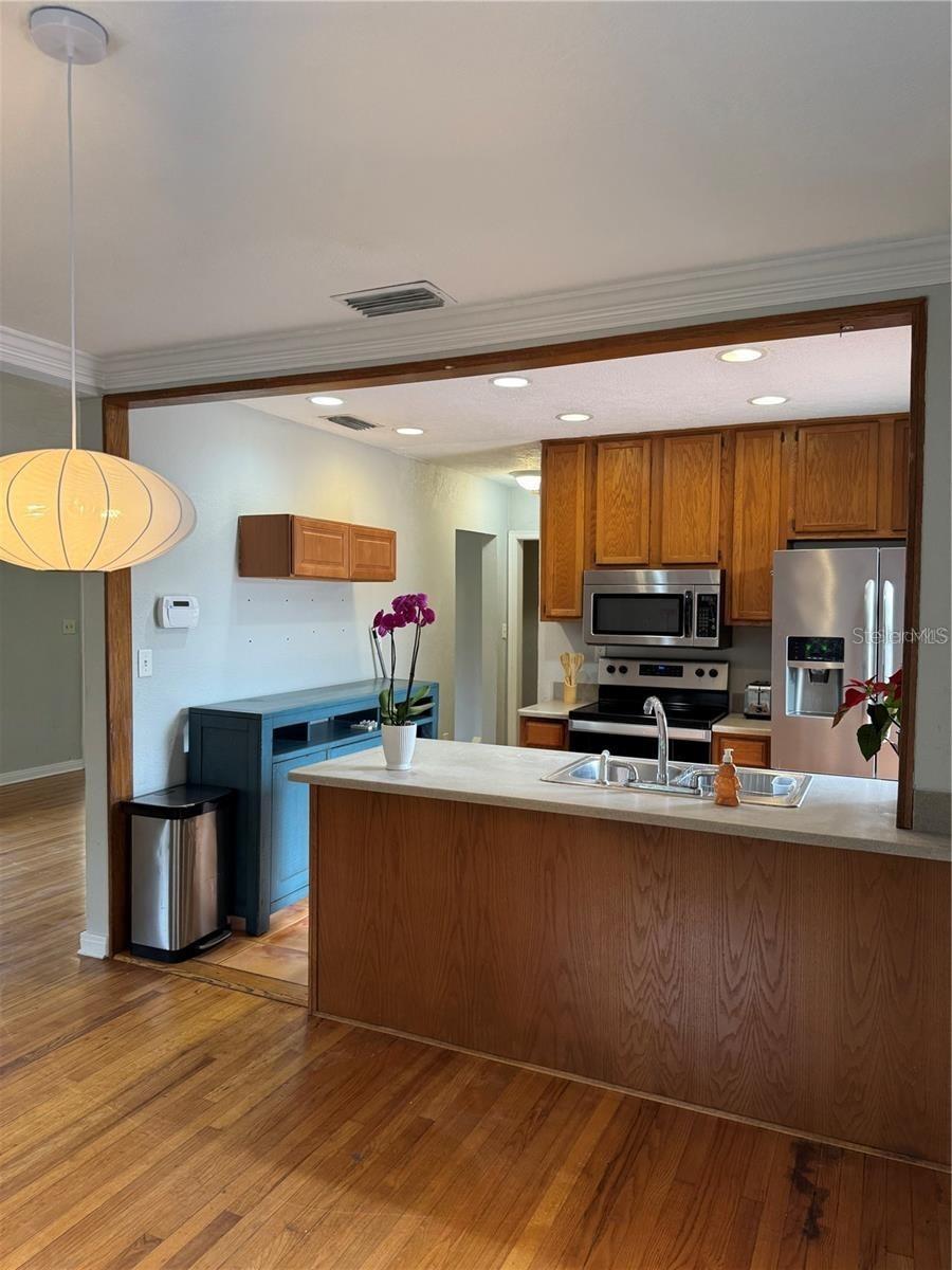 Image 9 of 27 For 2706 Fairmount Avenue