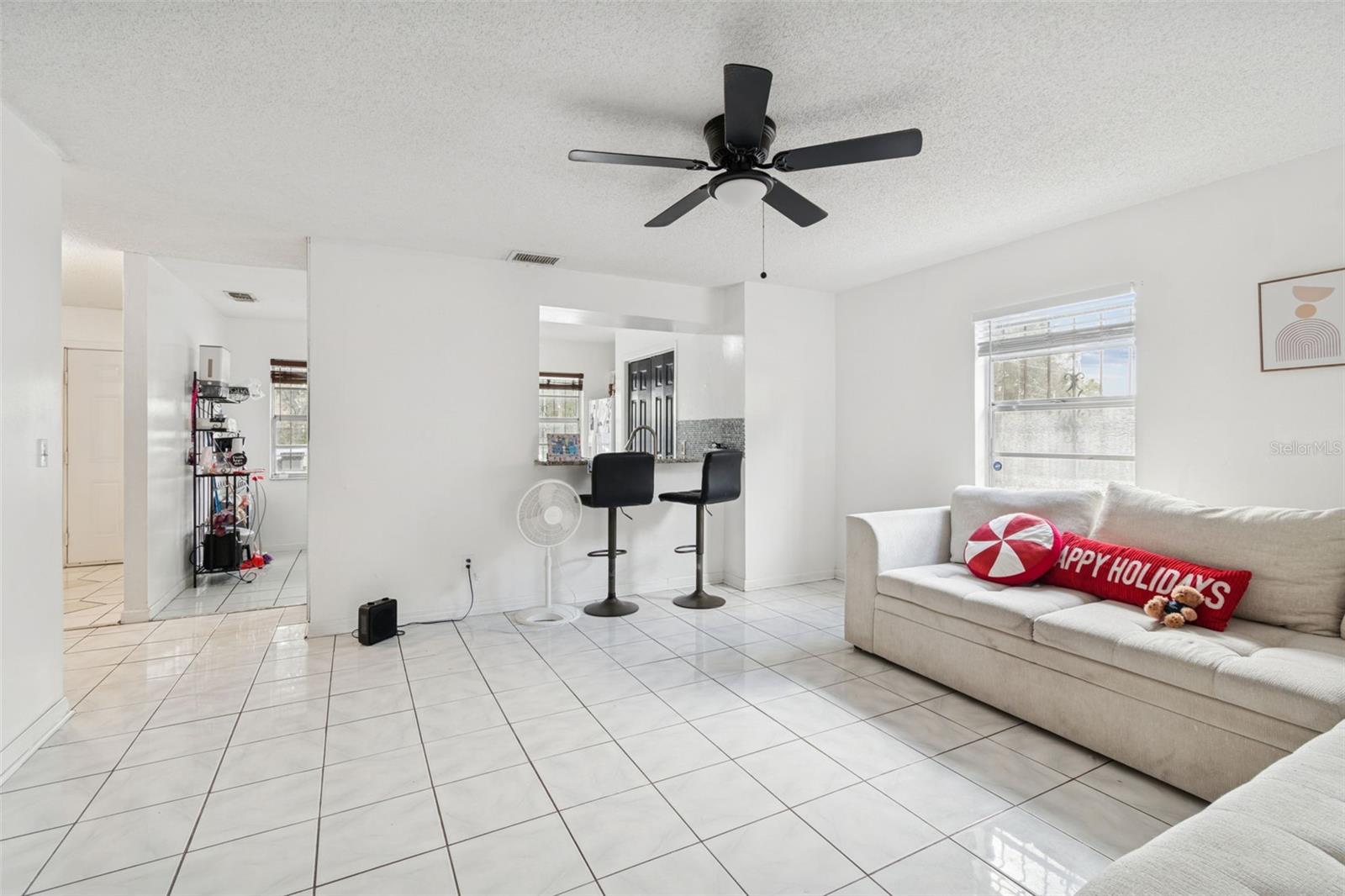 Listing photo id 15 for 3416 Mohawk Avenue