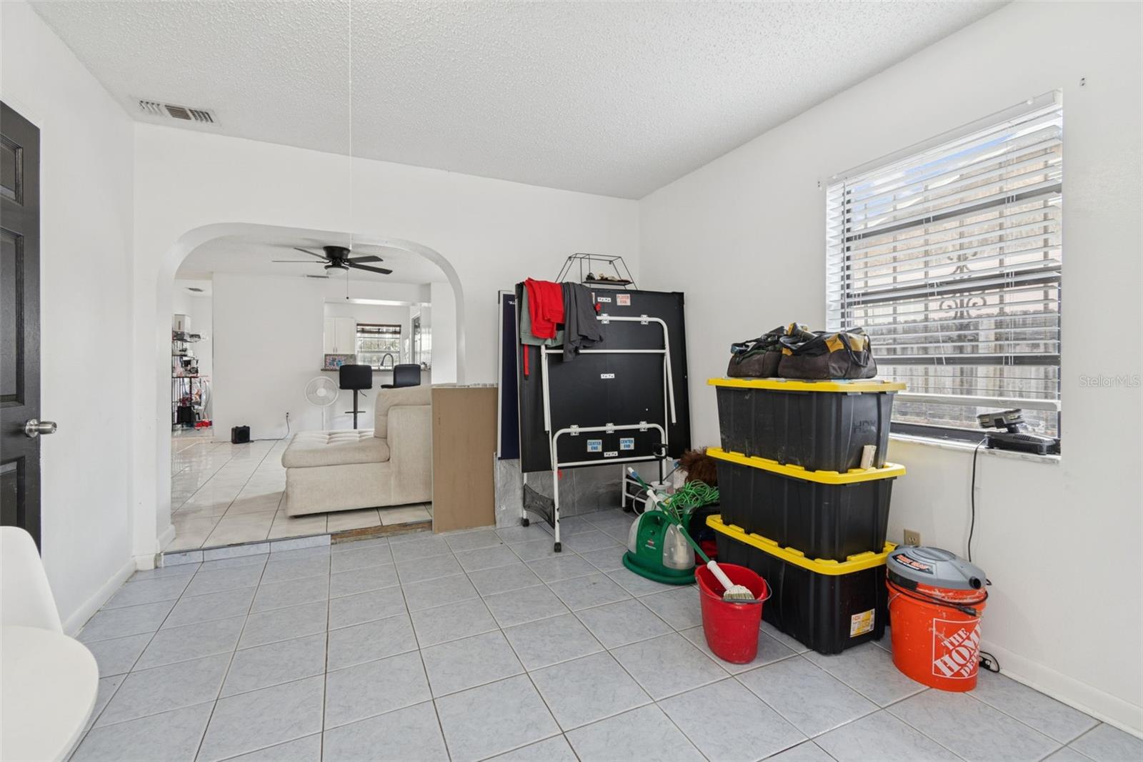 Listing photo id 18 for 3416 Mohawk Avenue