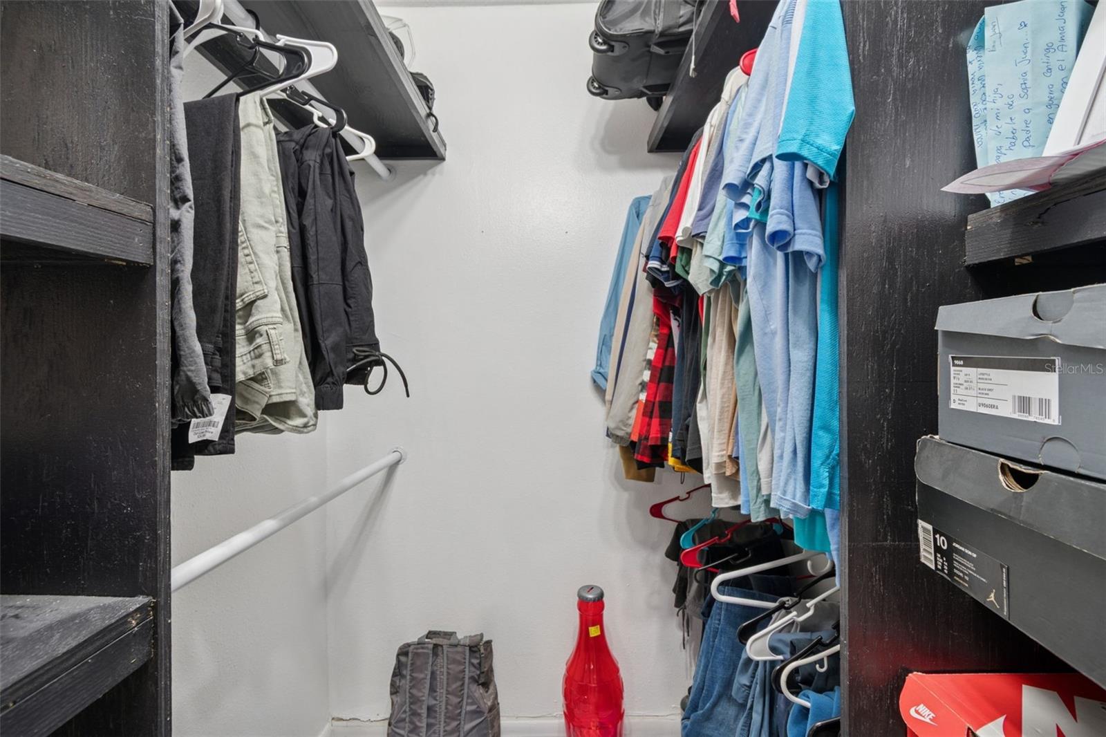 Listing photo id 22 for 3416 Mohawk Avenue