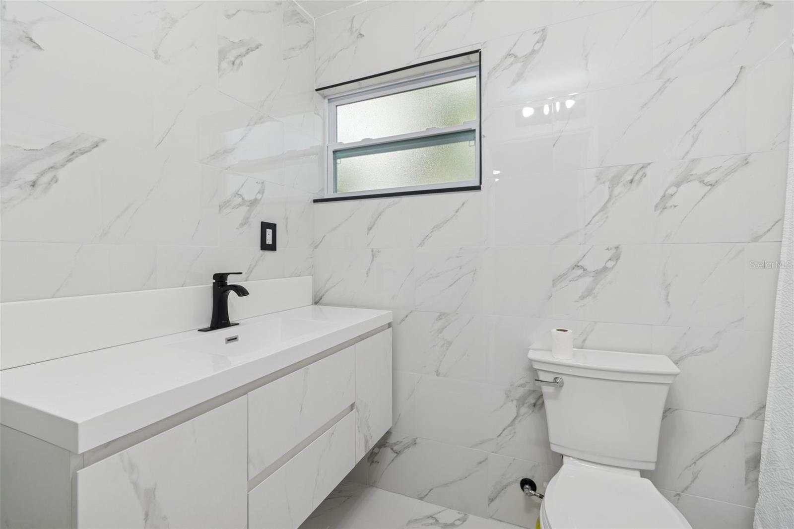 Listing photo id 24 for 3416 Mohawk Avenue