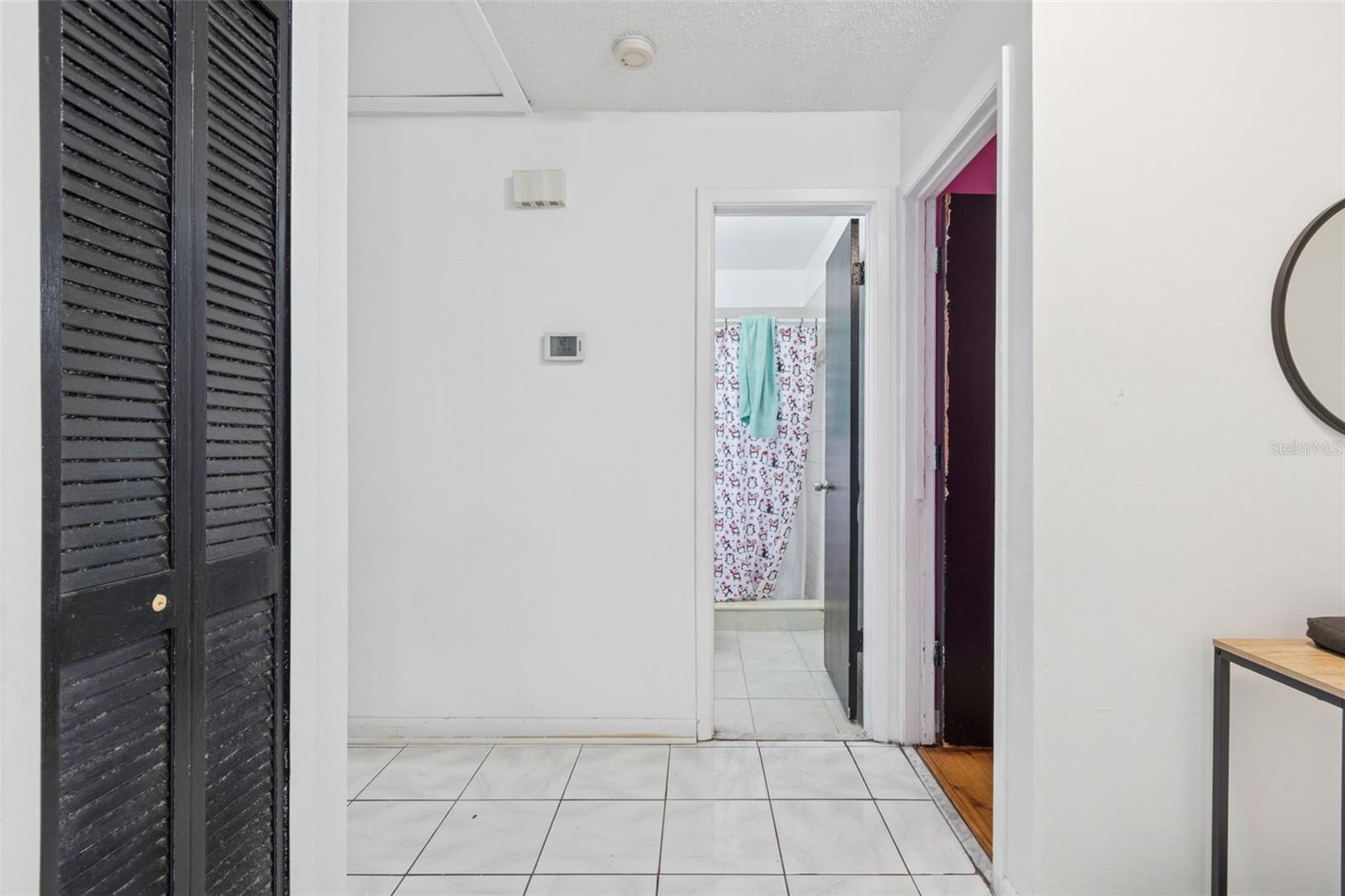 Listing photo id 1 for 3416 Mohawk Avenue