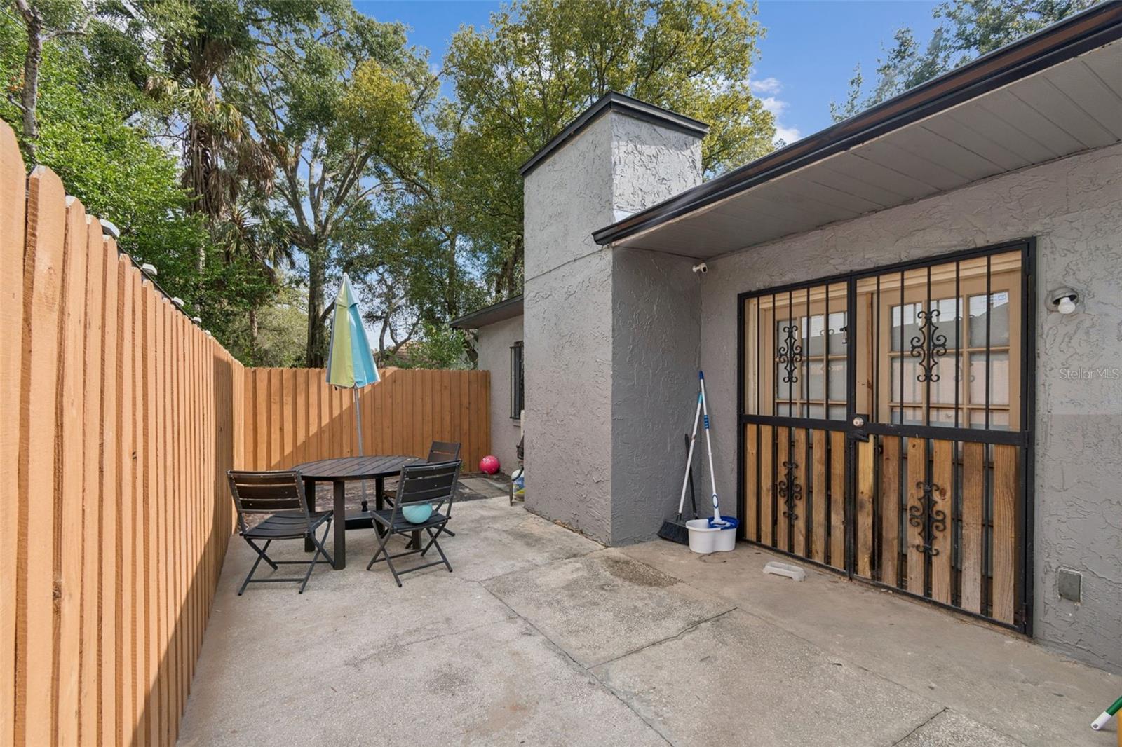 Listing photo id 36 for 3416 Mohawk Avenue