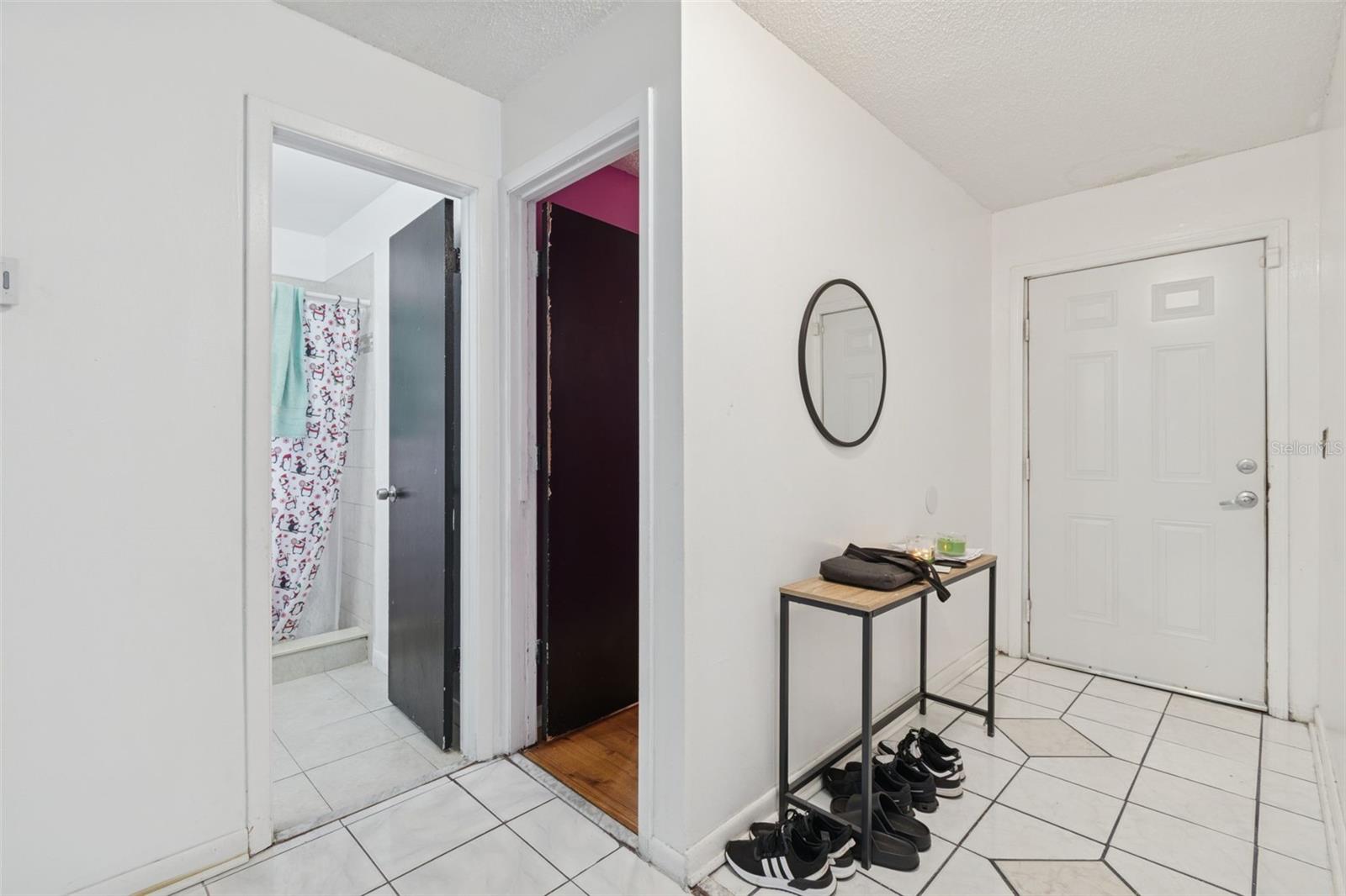 Listing photo id 2 for 3416 Mohawk Avenue