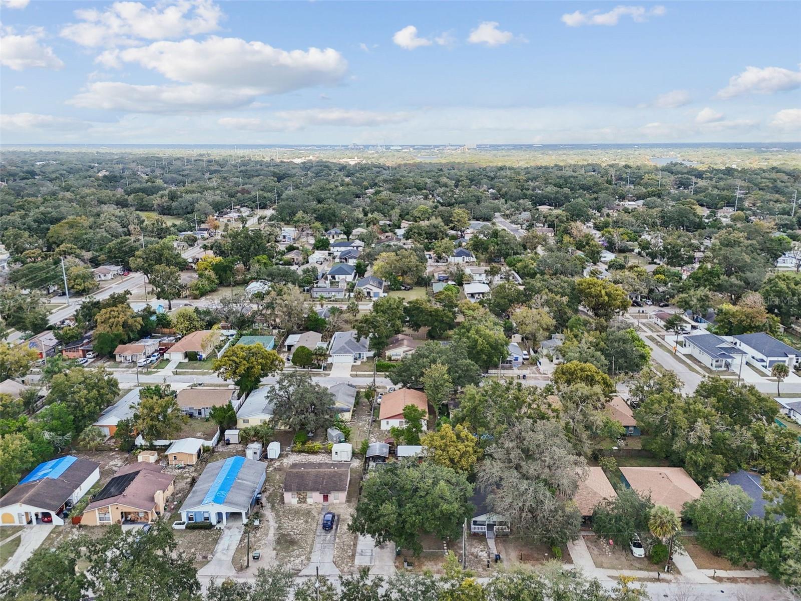 Listing photo id 42 for 3416 Mohawk Avenue