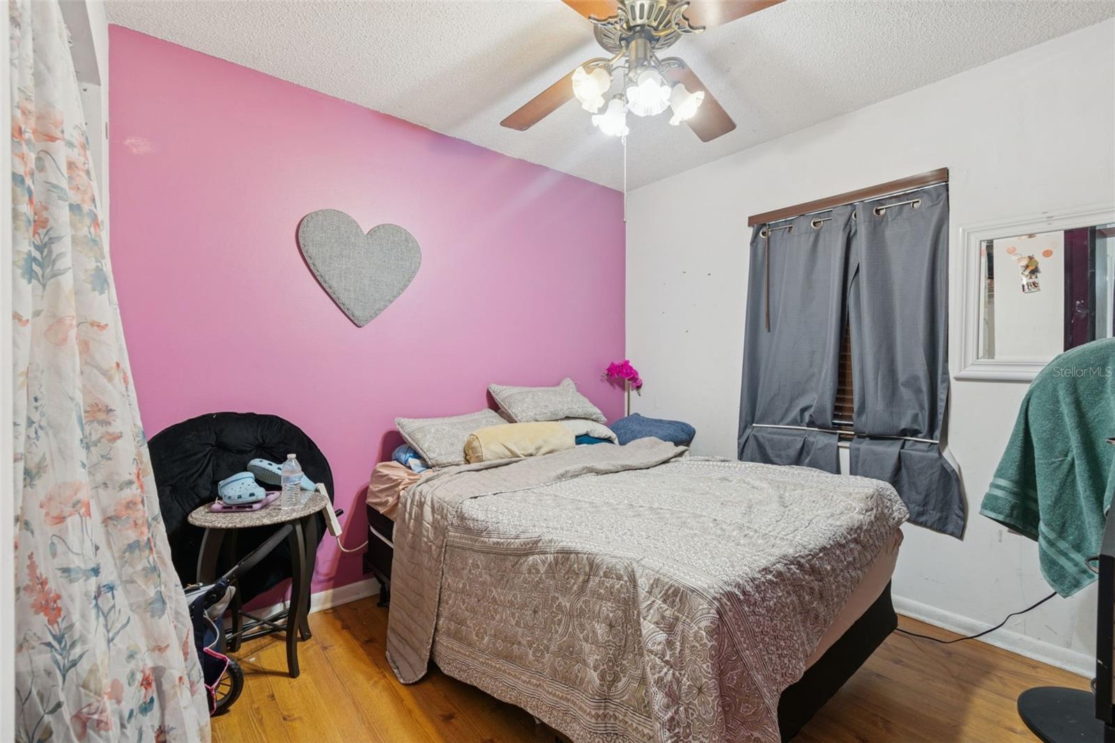 Listing photo id 3 for 3416 Mohawk Avenue