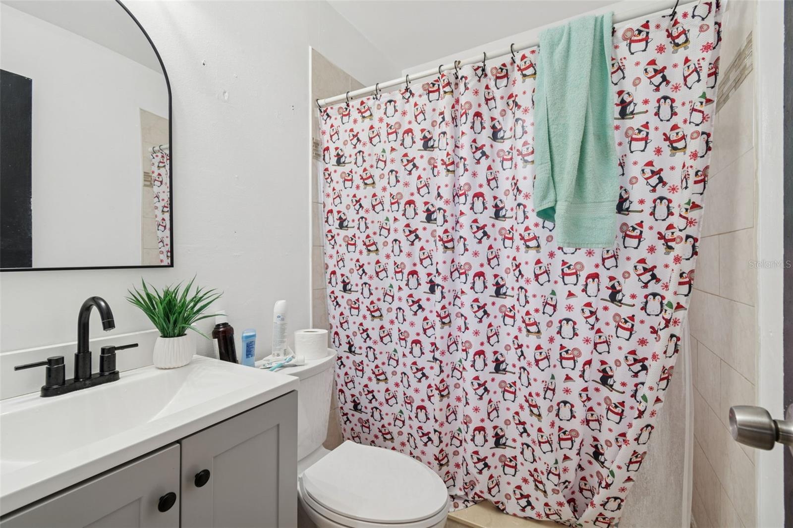 Listing photo id 4 for 3416 Mohawk Avenue