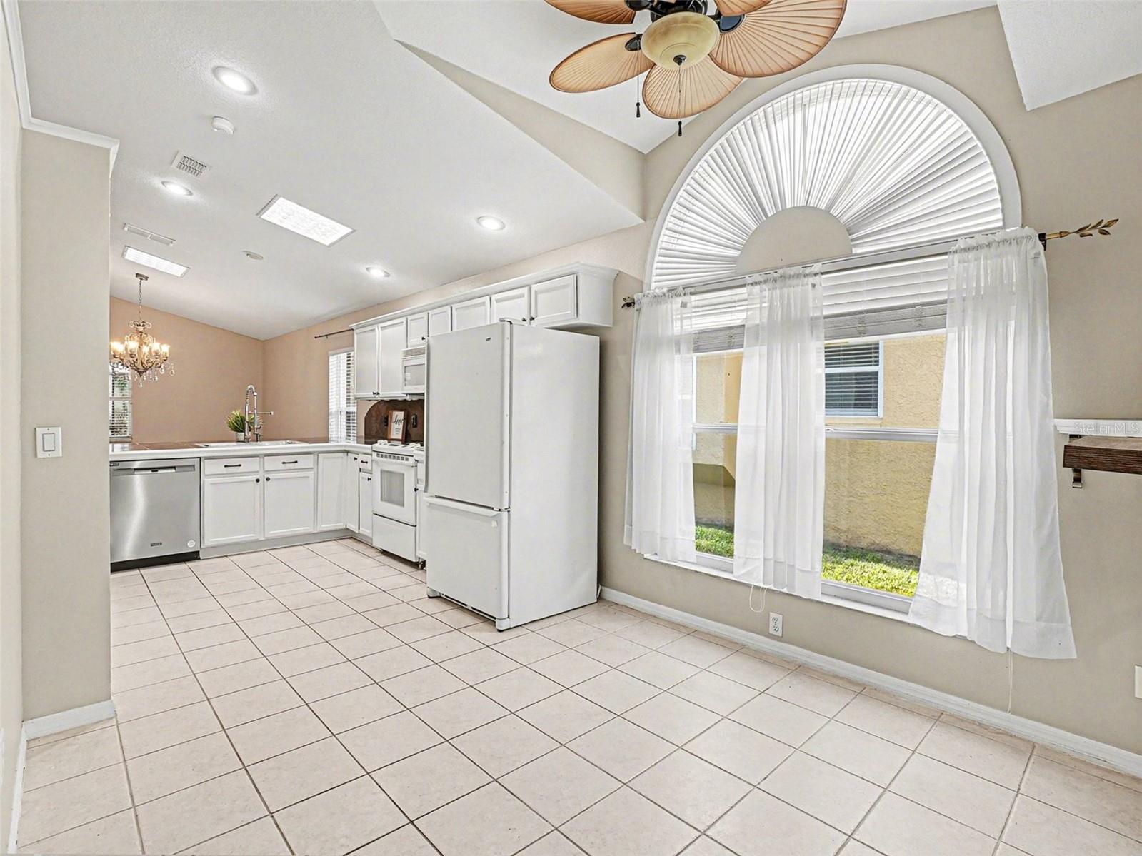 Image 11 of 41 For 302 Tavestock Loop