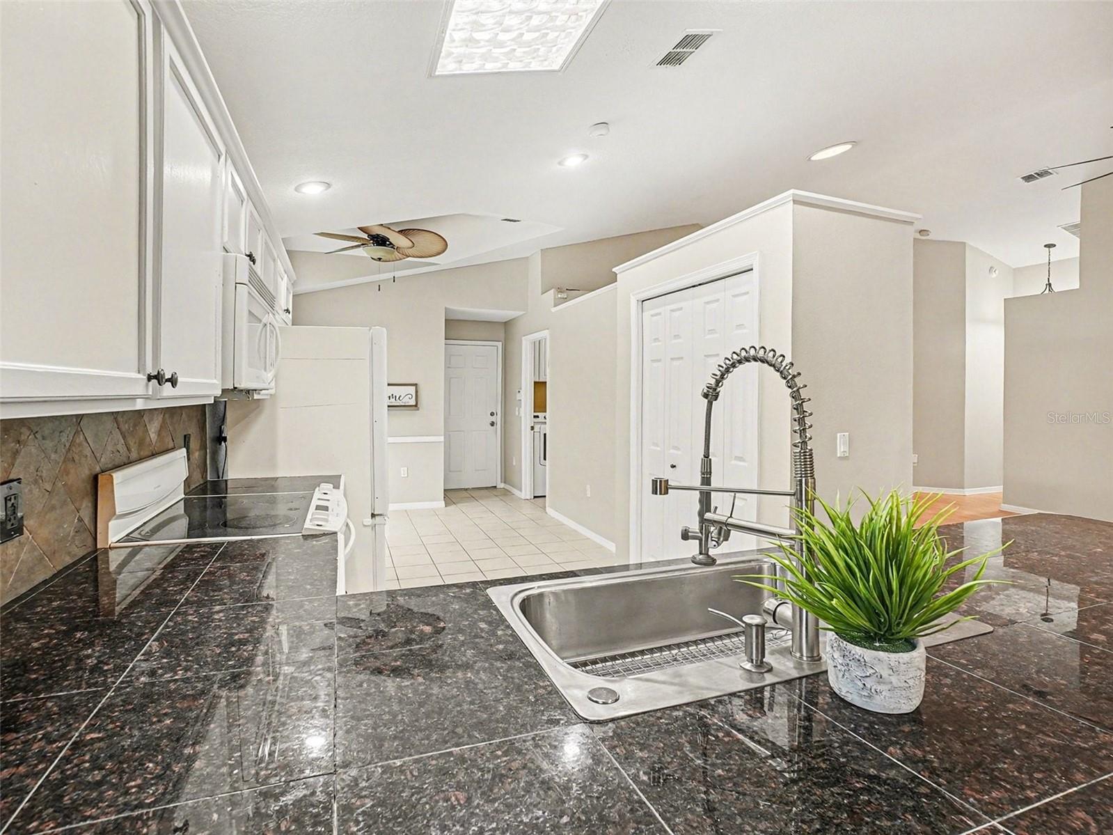 Image 12 of 41 For 302 Tavestock Loop