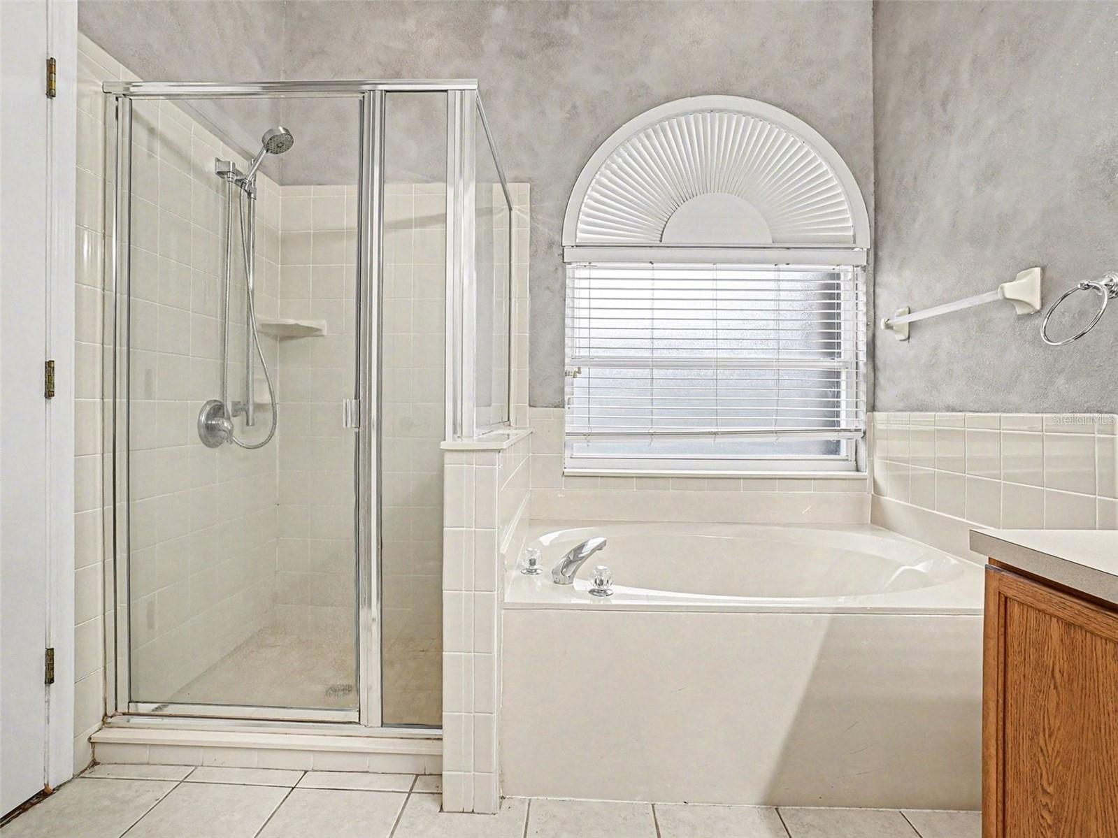 Image 24 of 41 For 302 Tavestock Loop