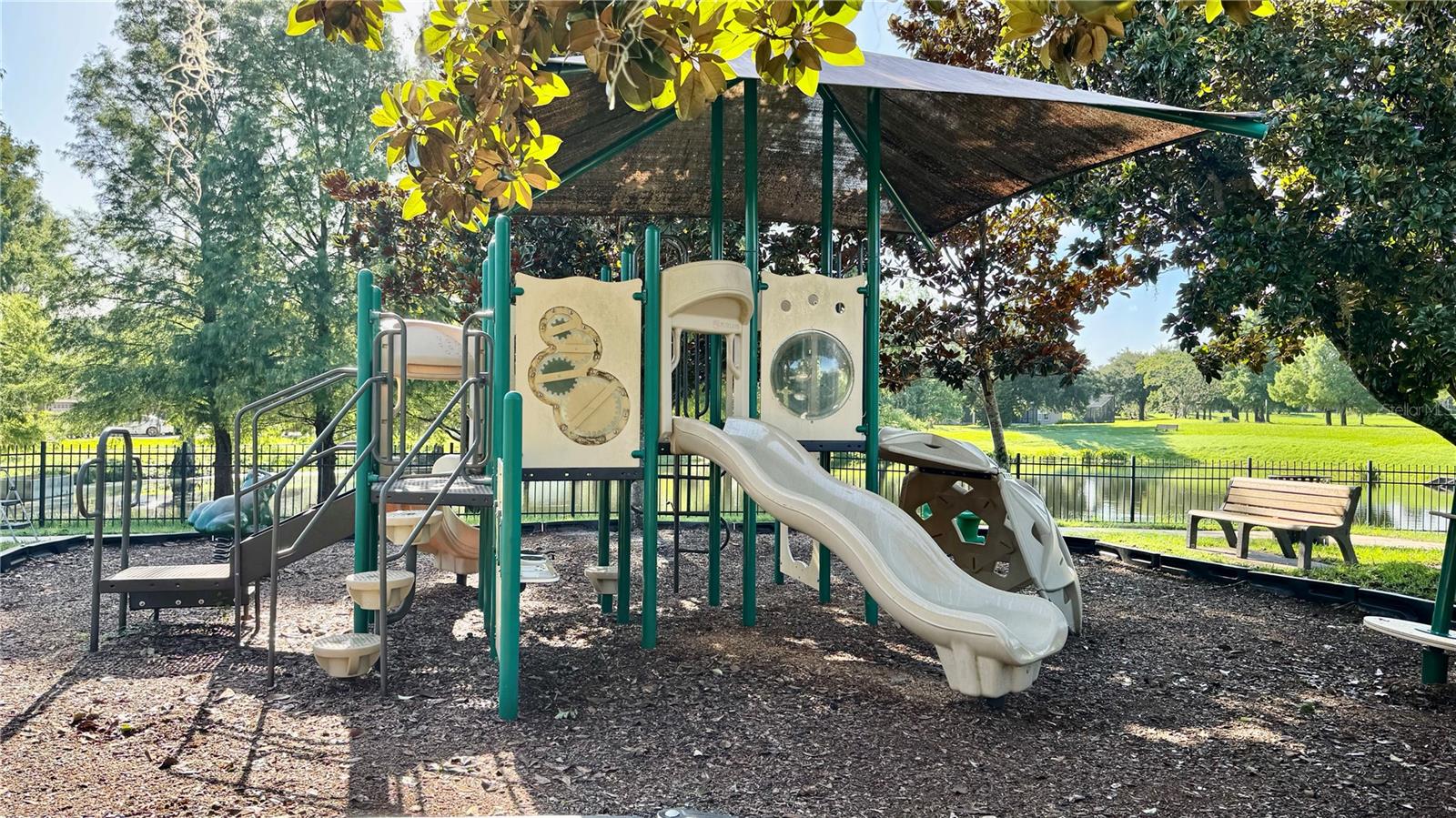 Image 33 of 41 For 302 Tavestock Loop