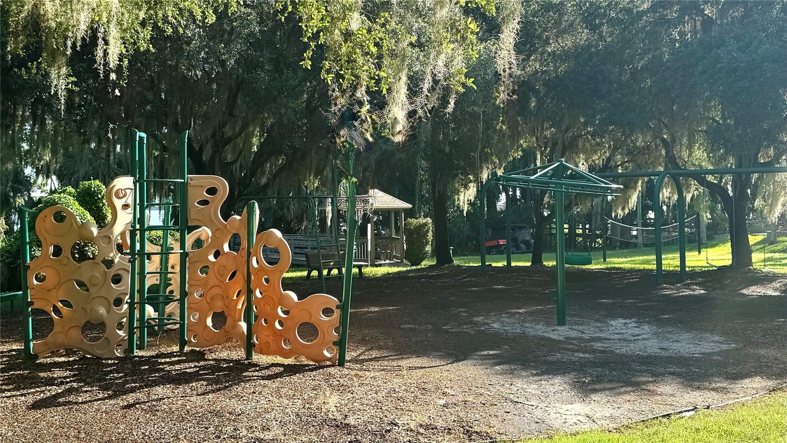 Image 34 of 41 For 302 Tavestock Loop