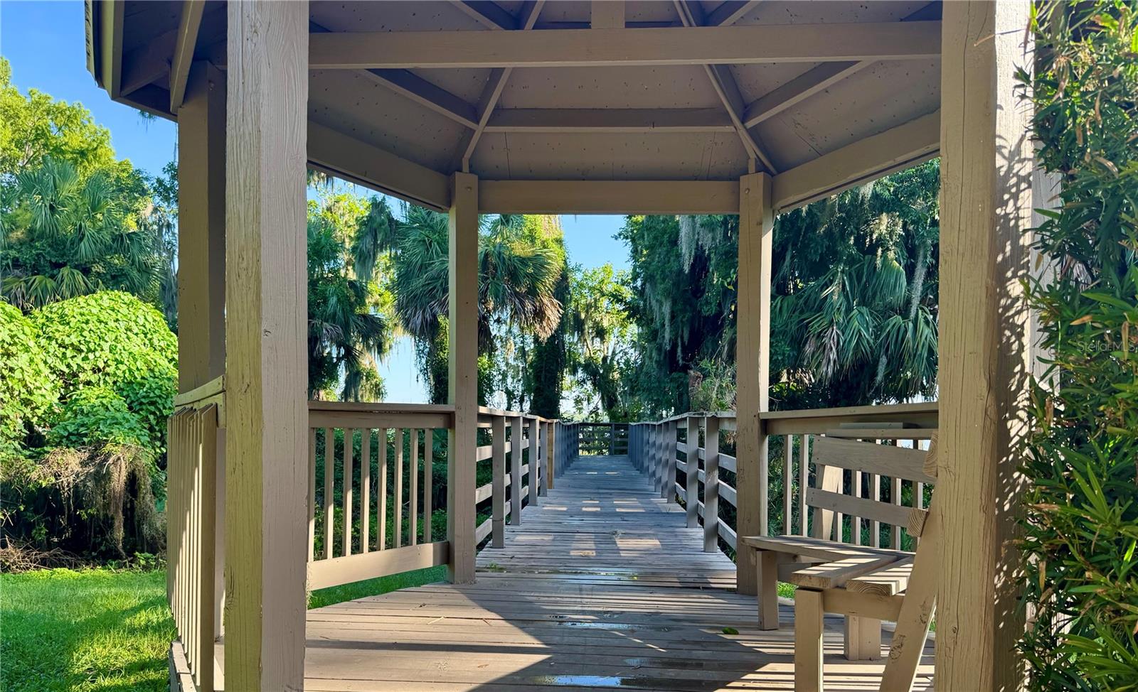 Image 36 of 41 For 302 Tavestock Loop