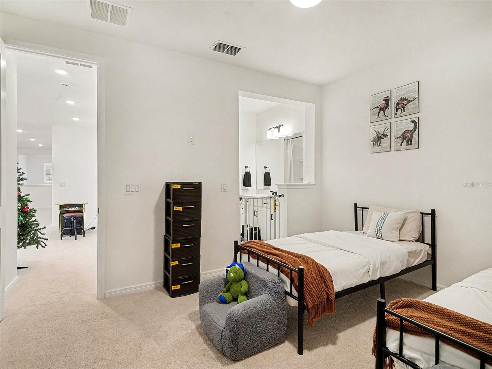 Image 17 of 33 For 12923 Willow Grove Drive