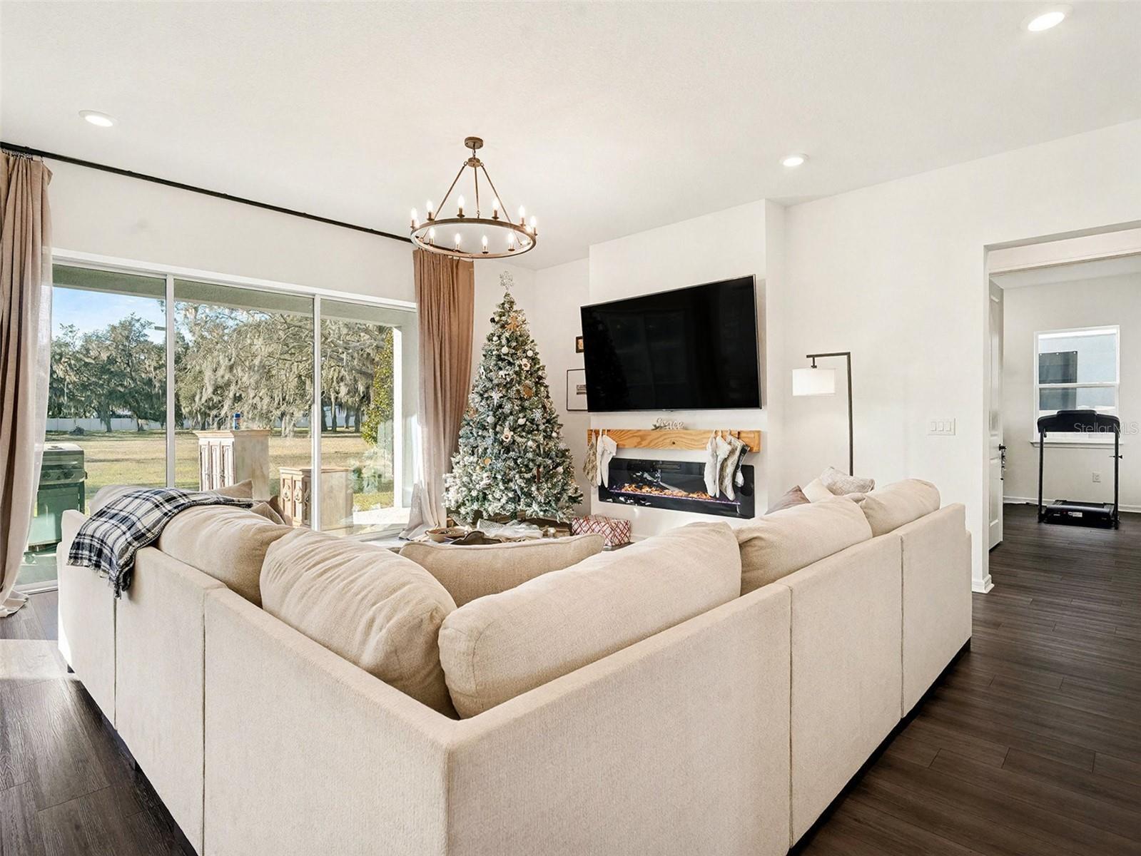 Image 6 of 33 For 12923 Willow Grove Drive