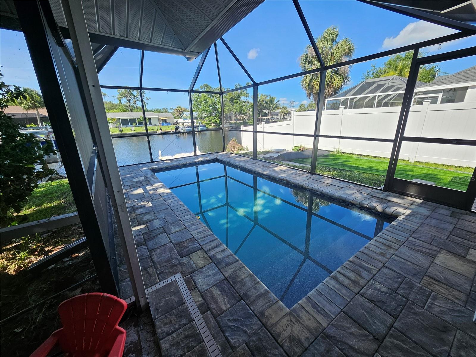 Image 25 of 31 For 18385 Hottelet Circle