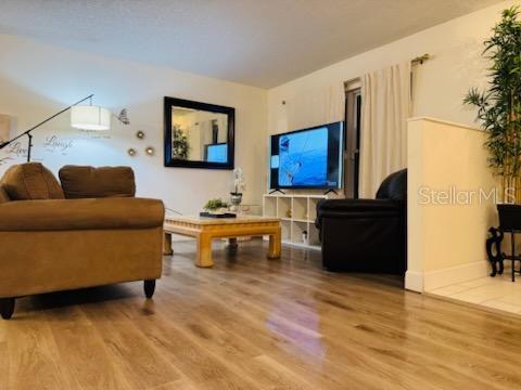 Image 4 of 31 For 18385 Hottelet Circle