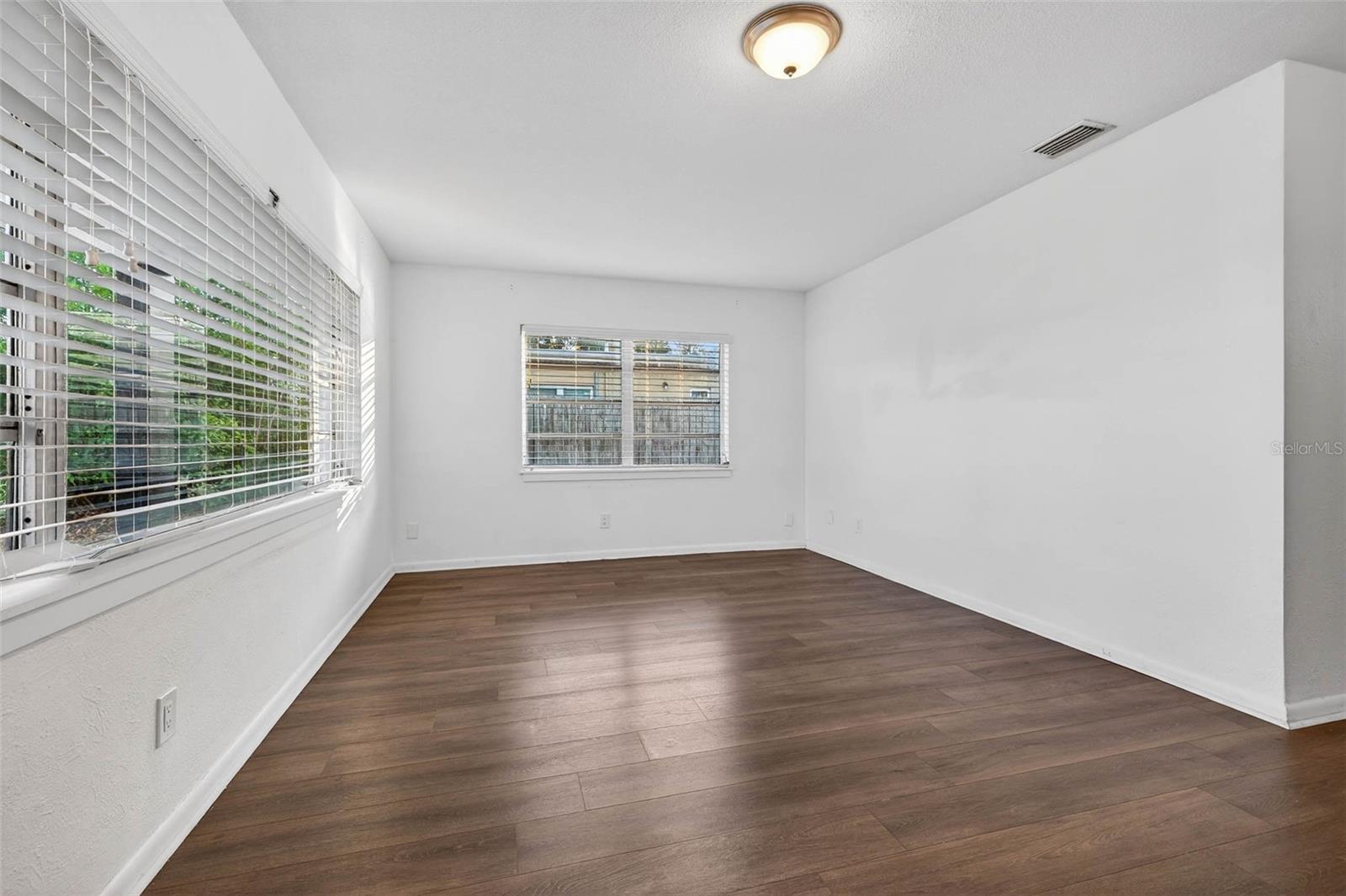 Image 13 of 28 For 210 Glen Avenue