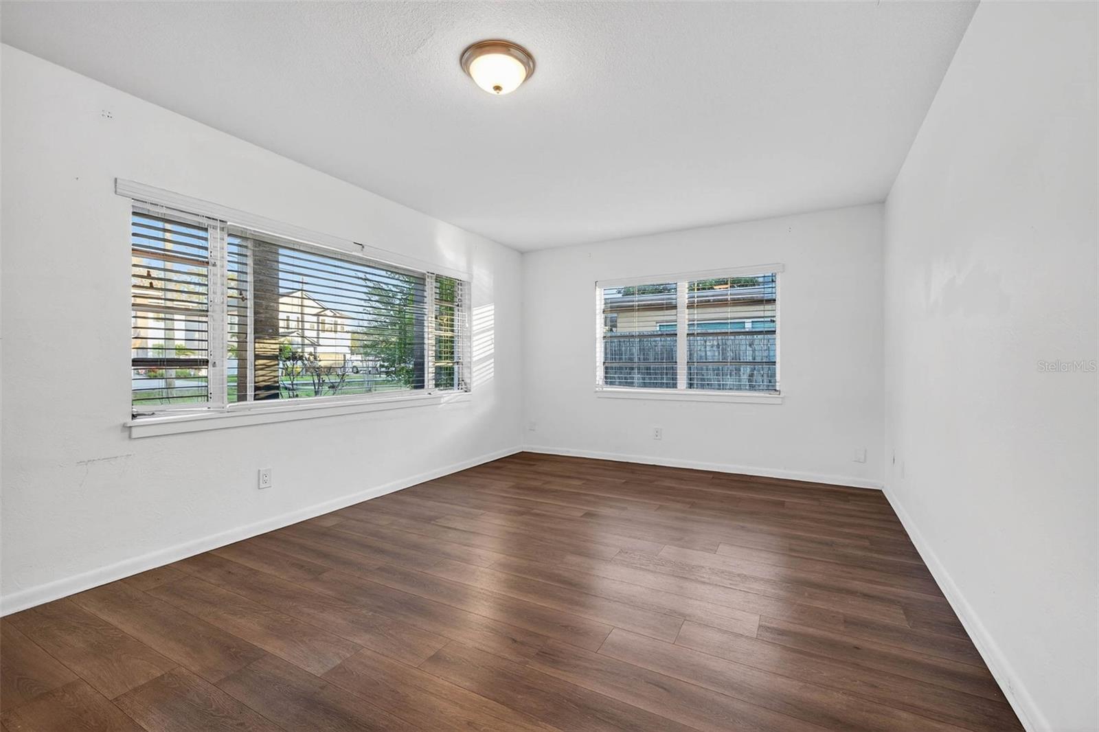 Image 14 of 28 For 210 Glen Avenue