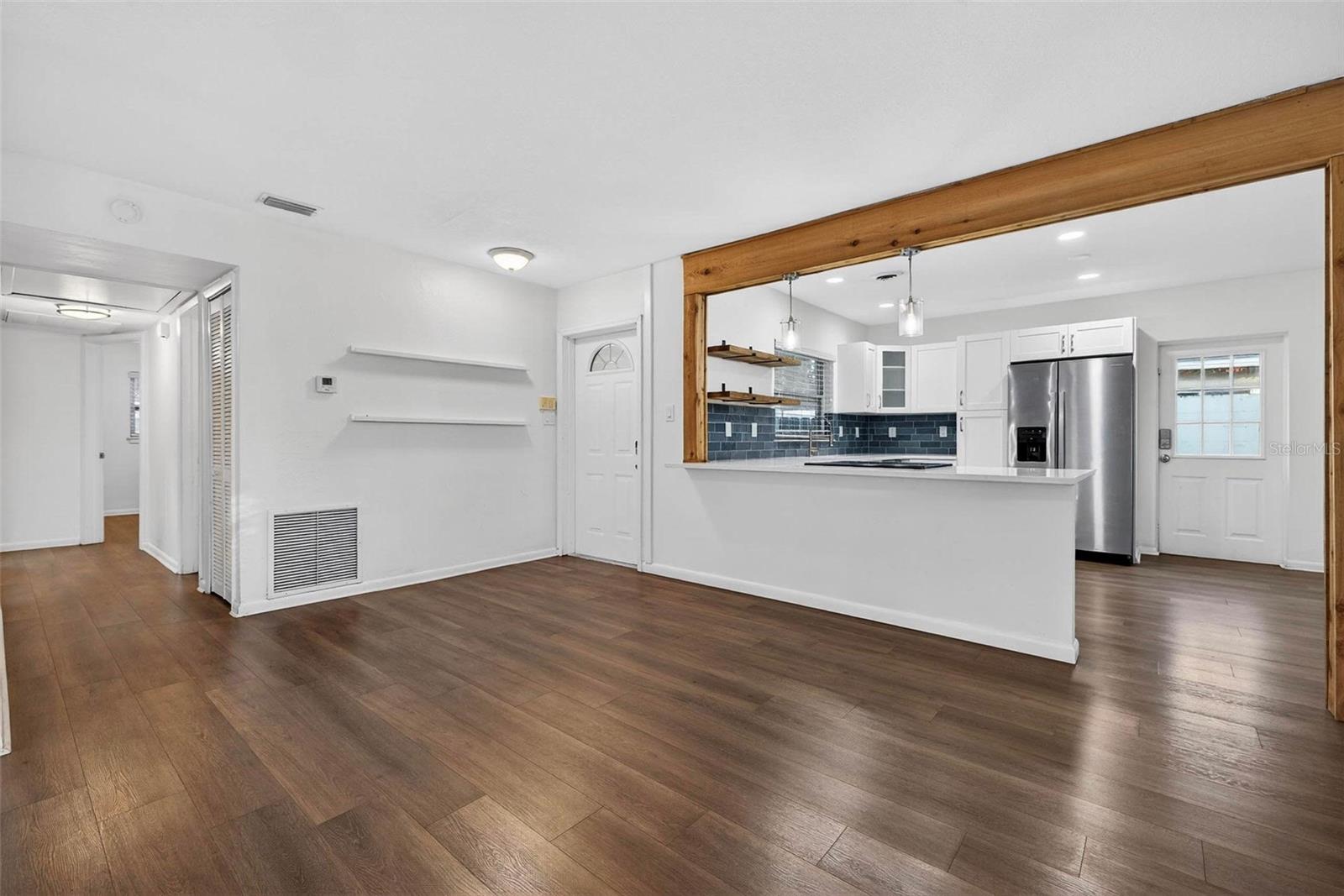 Image 15 of 28 For 210 Glen Avenue