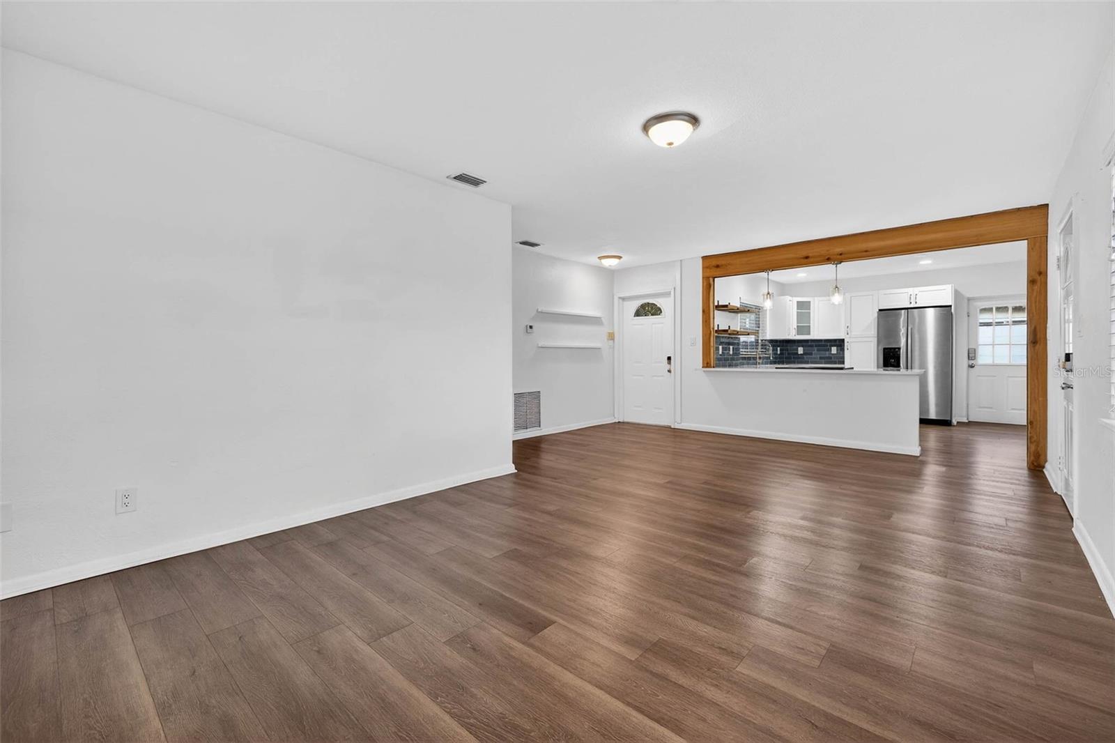 Image 4 of 28 For 210 Glen Avenue