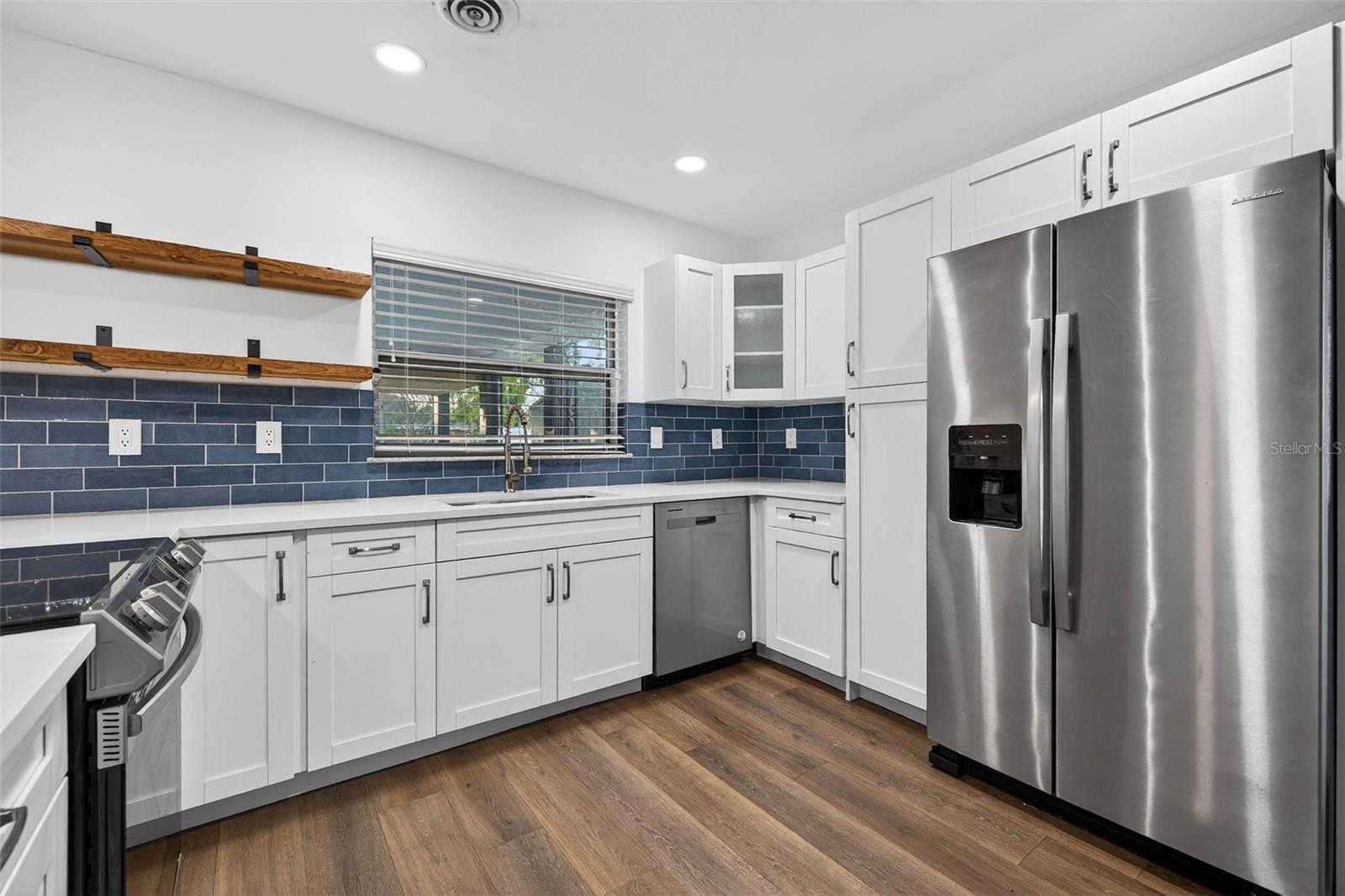 Image 6 of 28 For 210 Glen Avenue