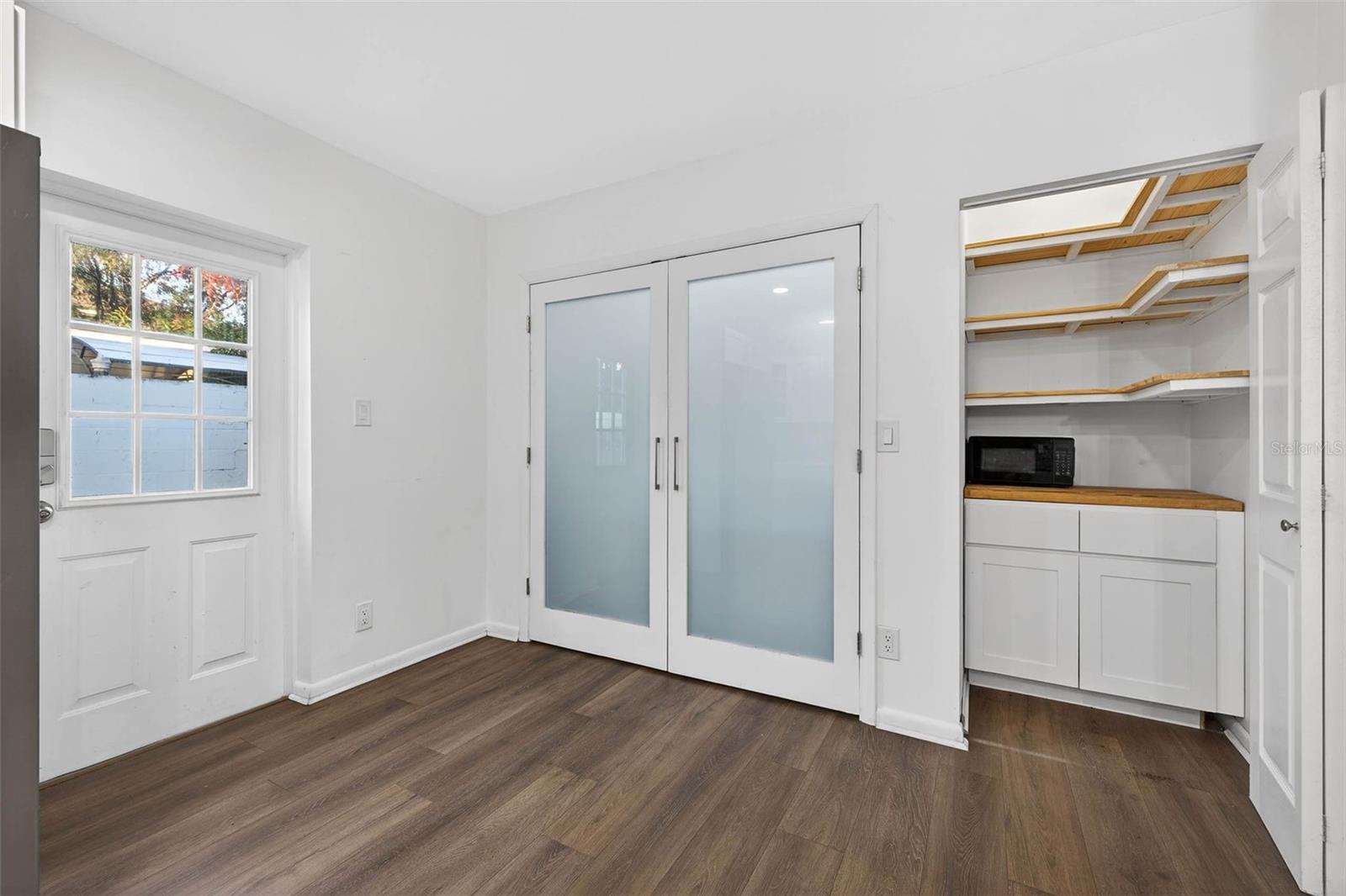 Image 9 of 28 For 210 Glen Avenue