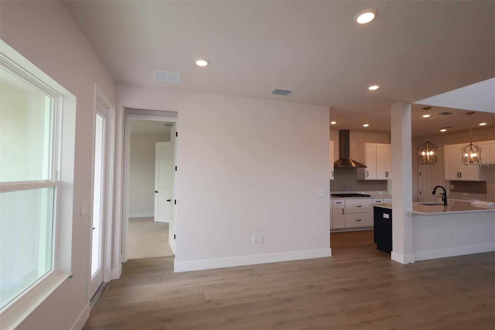 Image 14 of 31 For 5129 Chapel Row Avenue