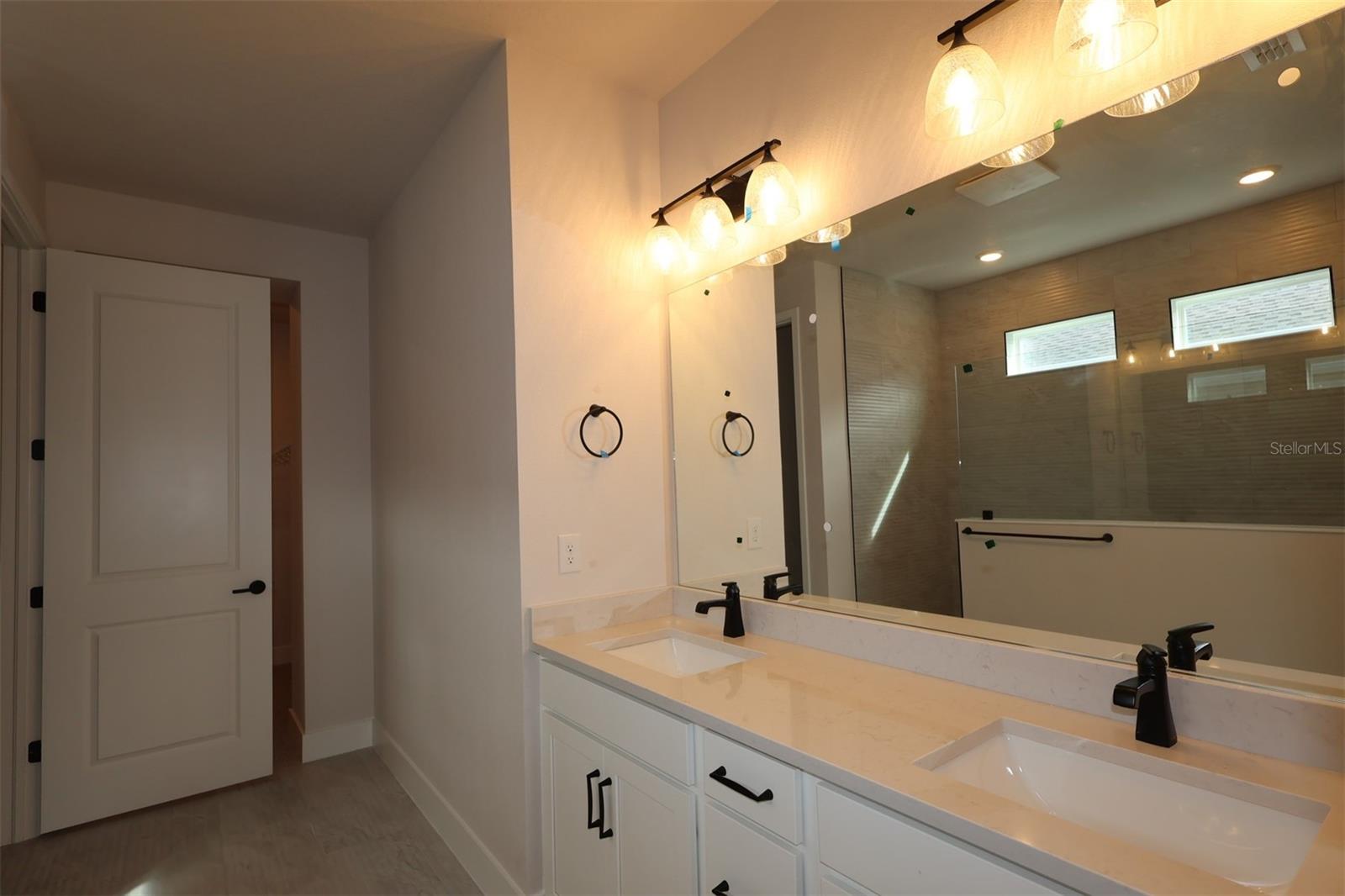 Image 16 of 31 For 5129 Chapel Row Avenue